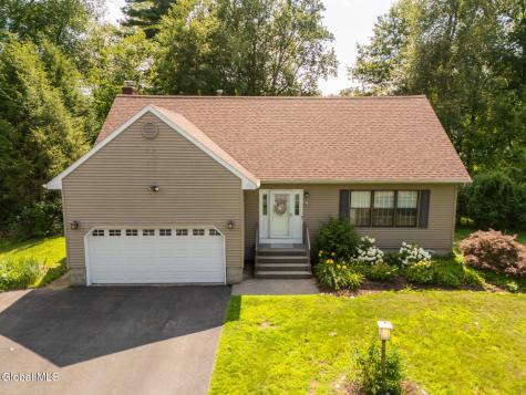 35 Nancy Theresa Terrace Albany NY 12205