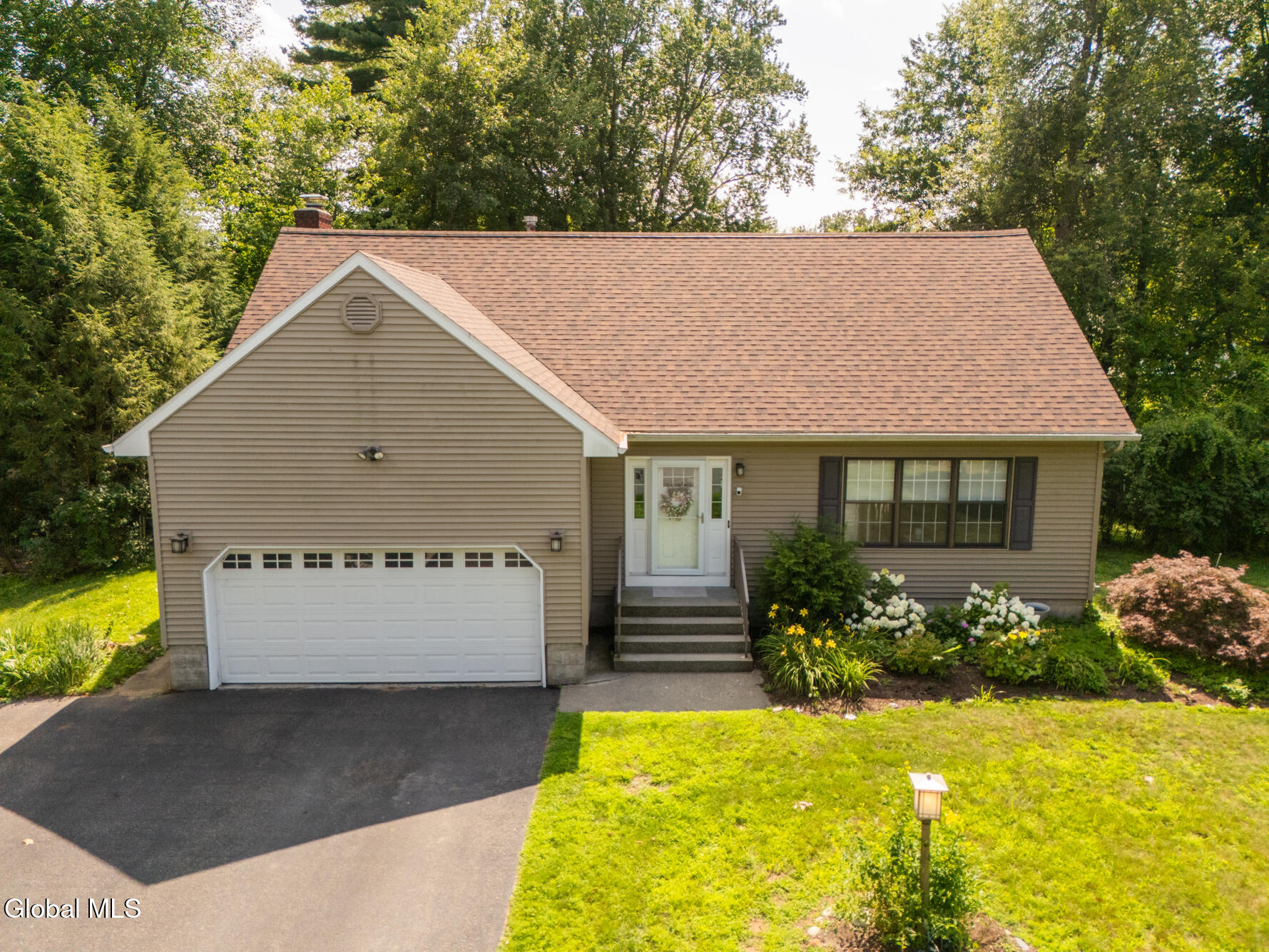 35 Nancy Theresa Terrace Albany NY 12205