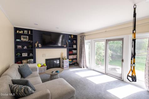 35 Nancy Theresa Terrace Albany NY 12205
