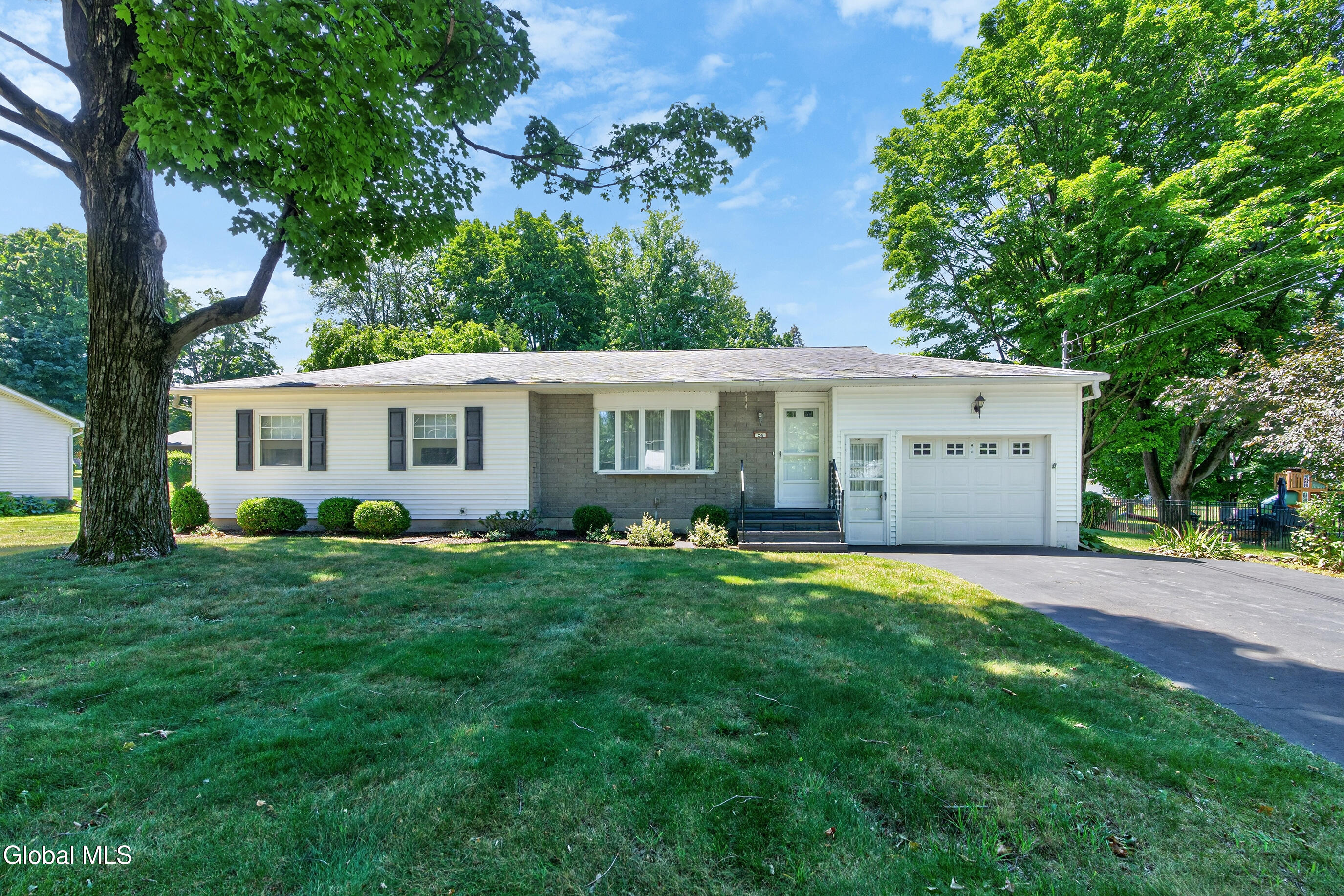 24 Wanda Court East Greenbush NY 12180