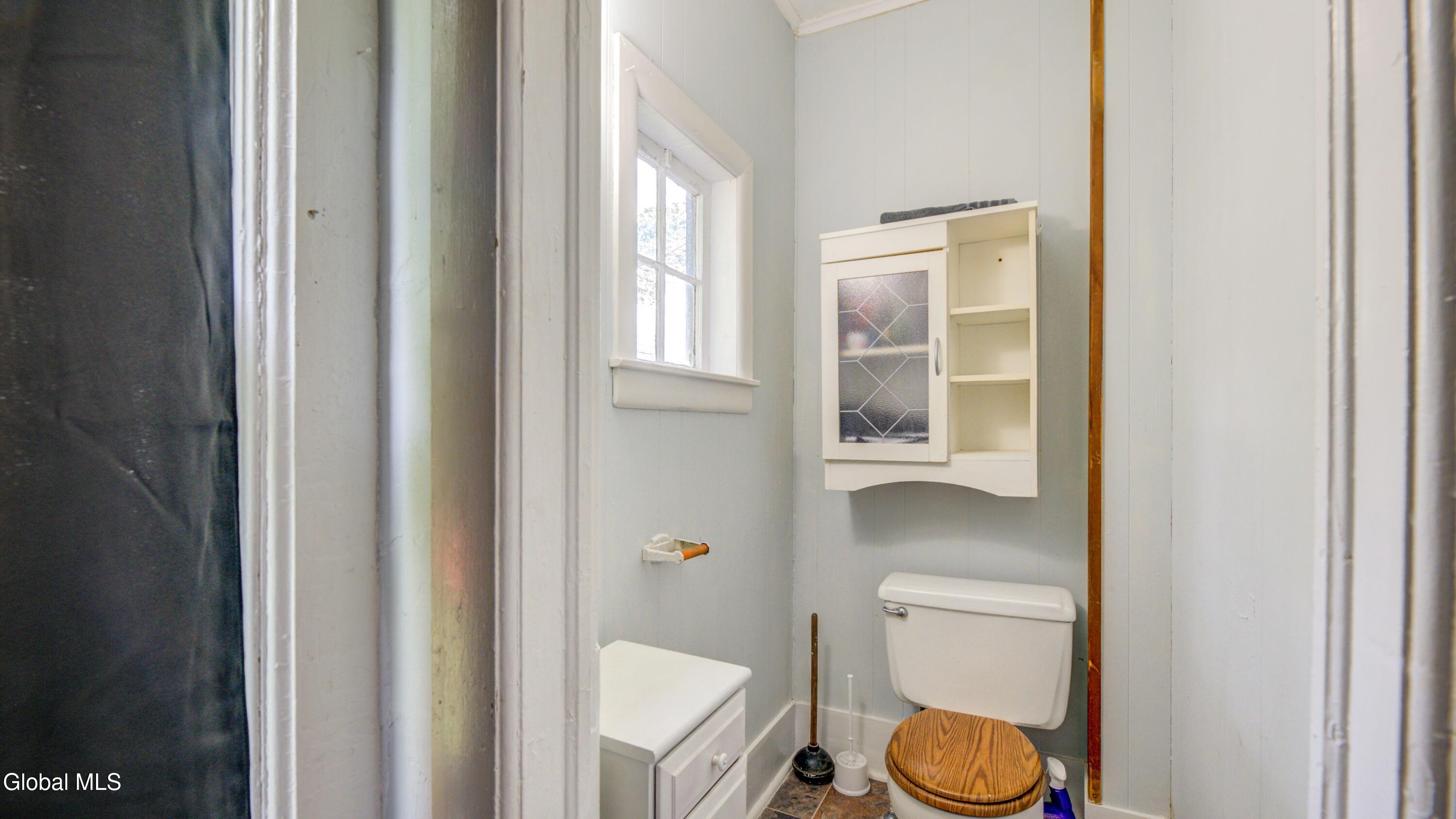 10 Gilbert Street Johnstown NY 12095