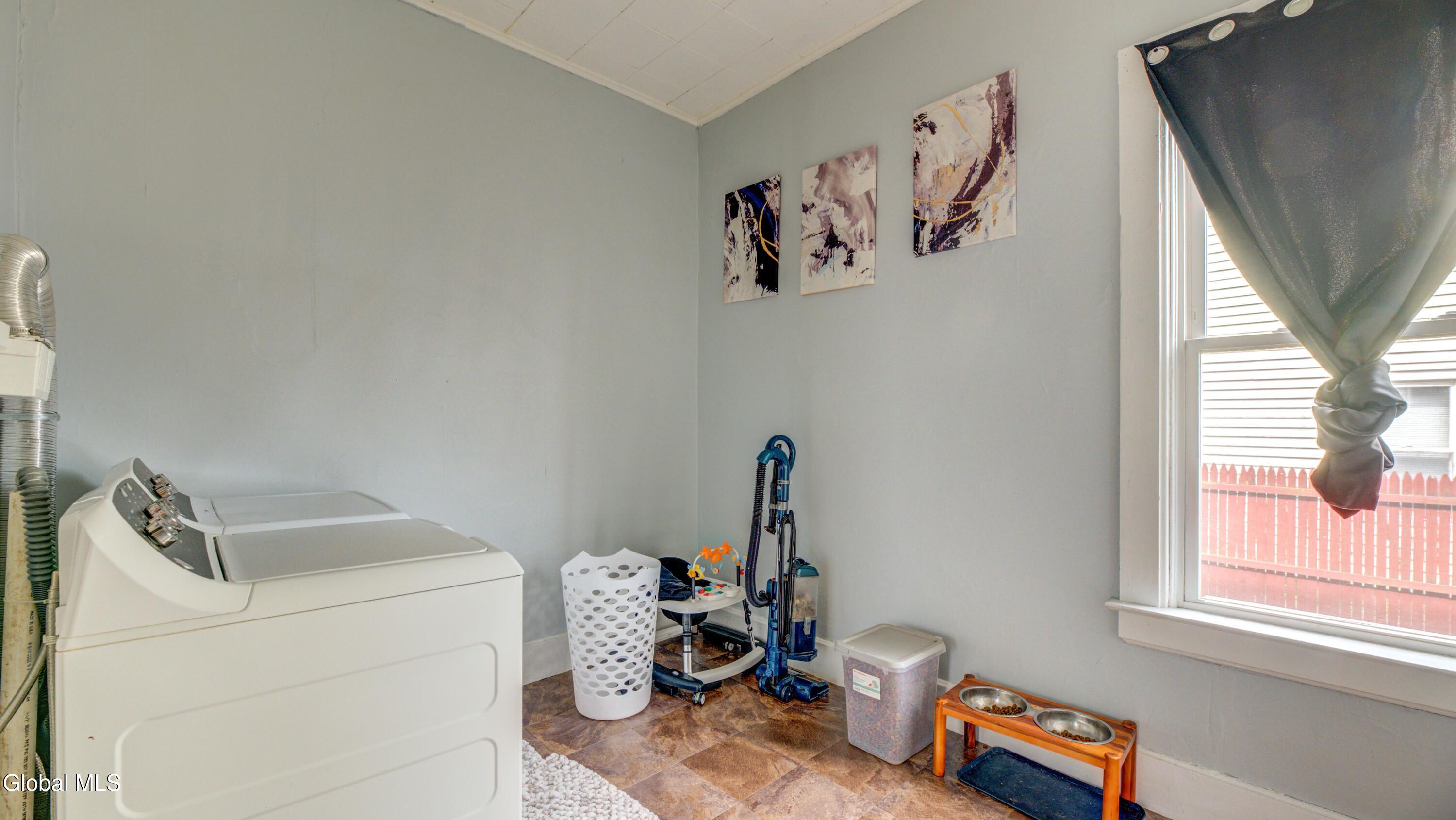 10 Gilbert Street Johnstown NY 12095