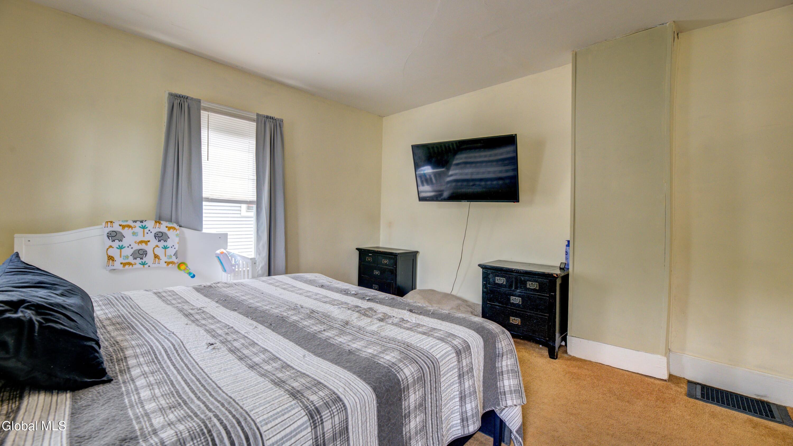 10 Gilbert Street Johnstown NY 12095