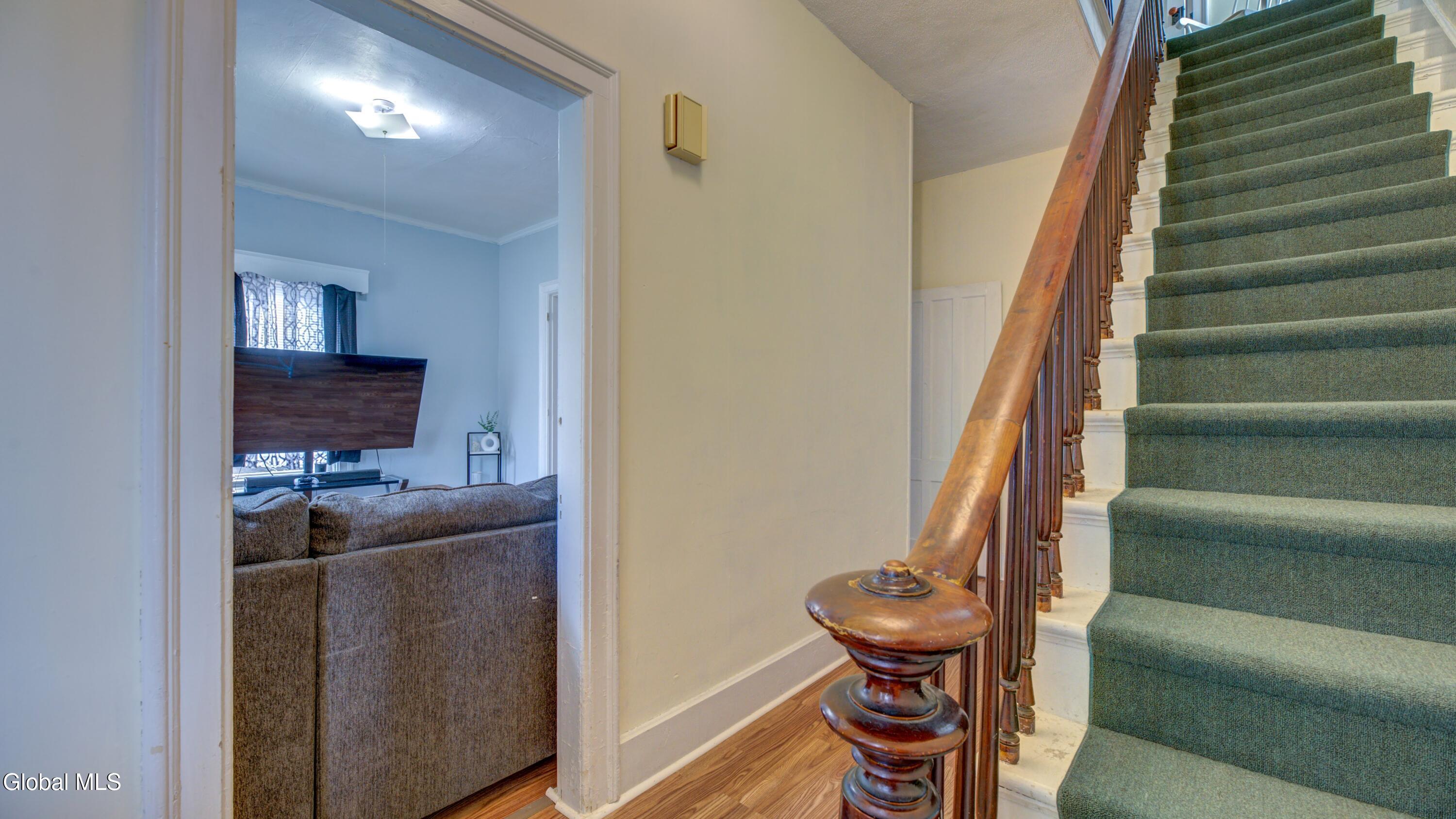 10 Gilbert Street Johnstown NY 12095