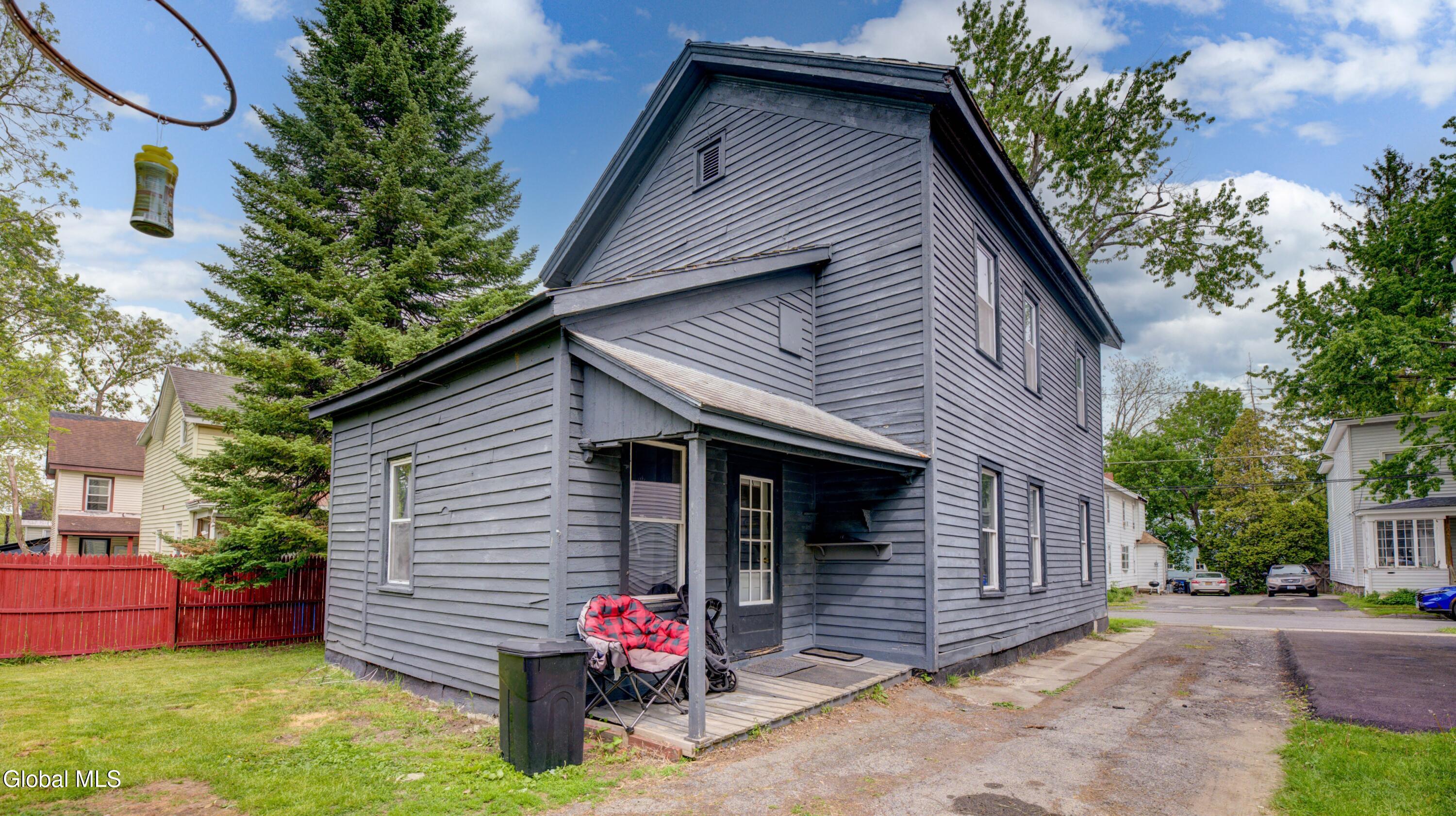 10 Gilbert Street Johnstown NY 12095