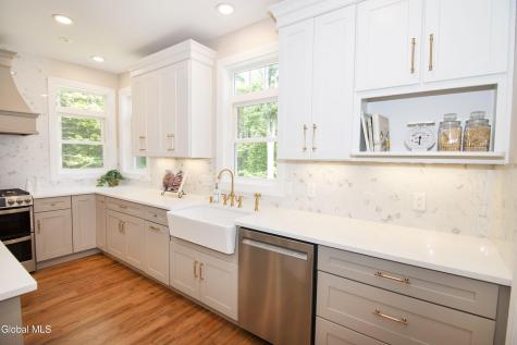 3 Iris Drive Saratoga Springs NY 12866
