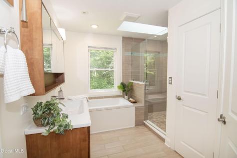 3 Iris Drive Saratoga Springs NY 12866
