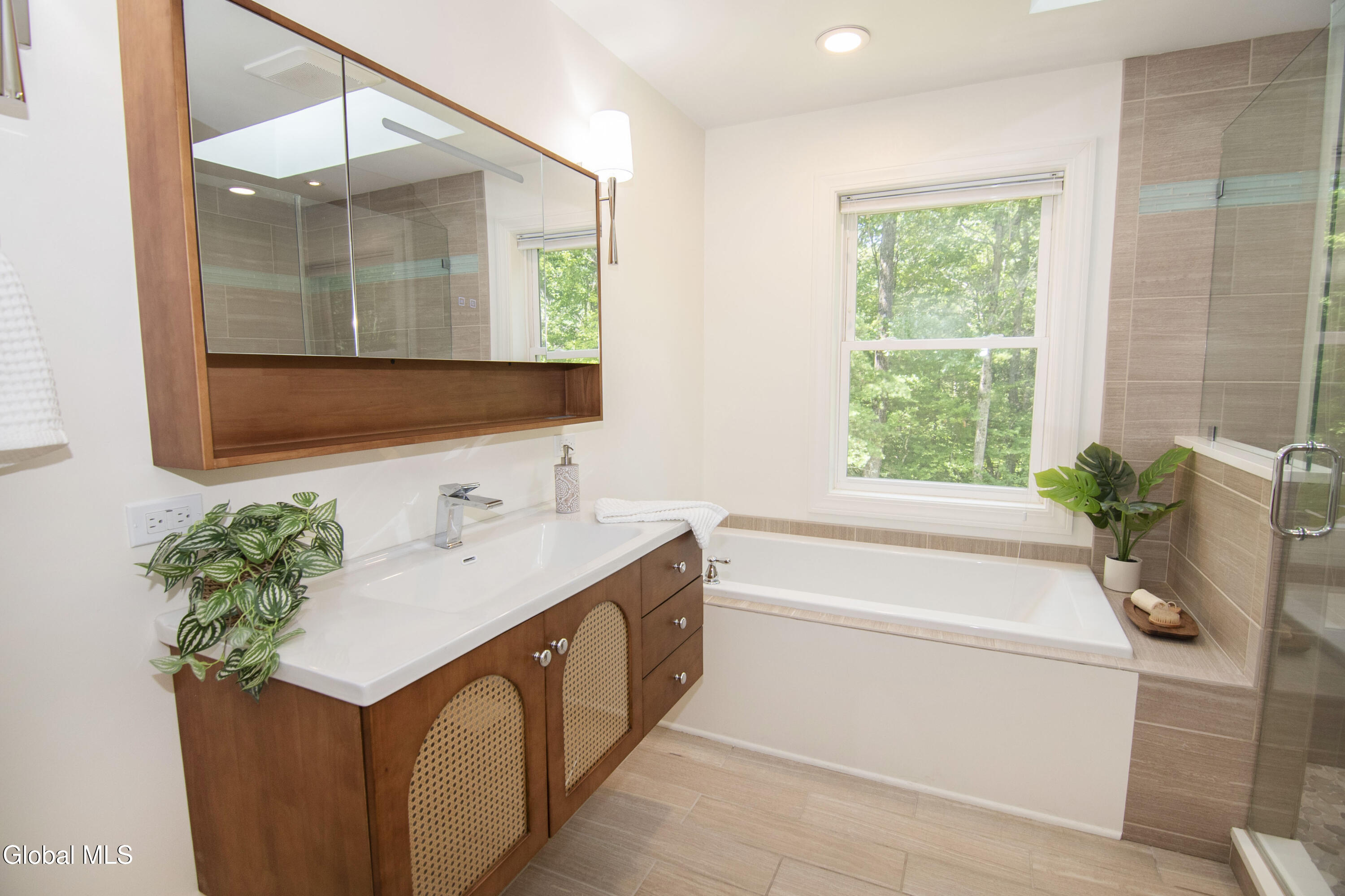 3 Iris Drive Saratoga Springs NY 12866