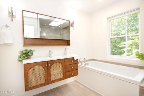 3 Iris Drive Saratoga Springs NY 12866