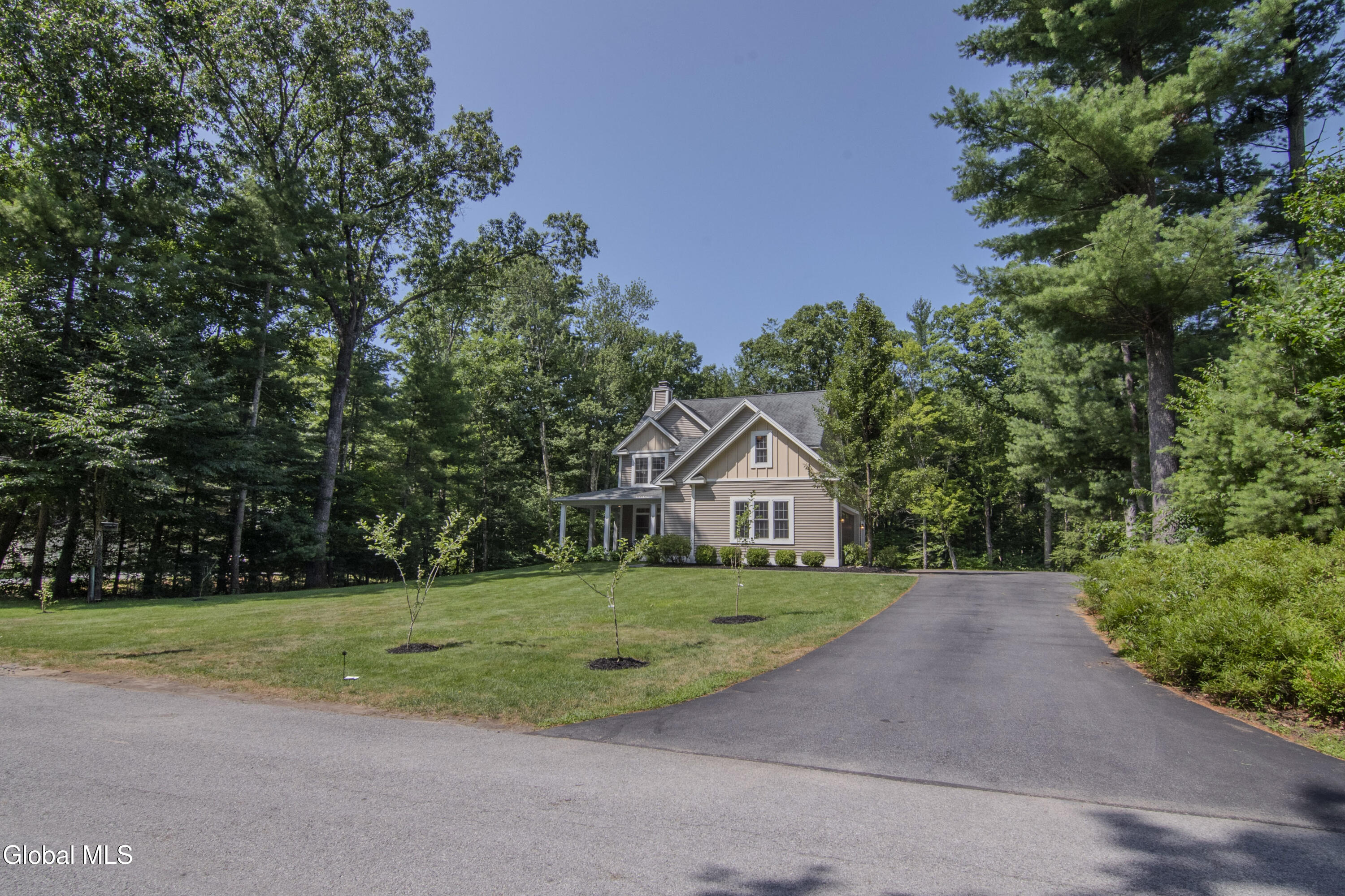 3 Iris Drive Saratoga Springs NY 12866