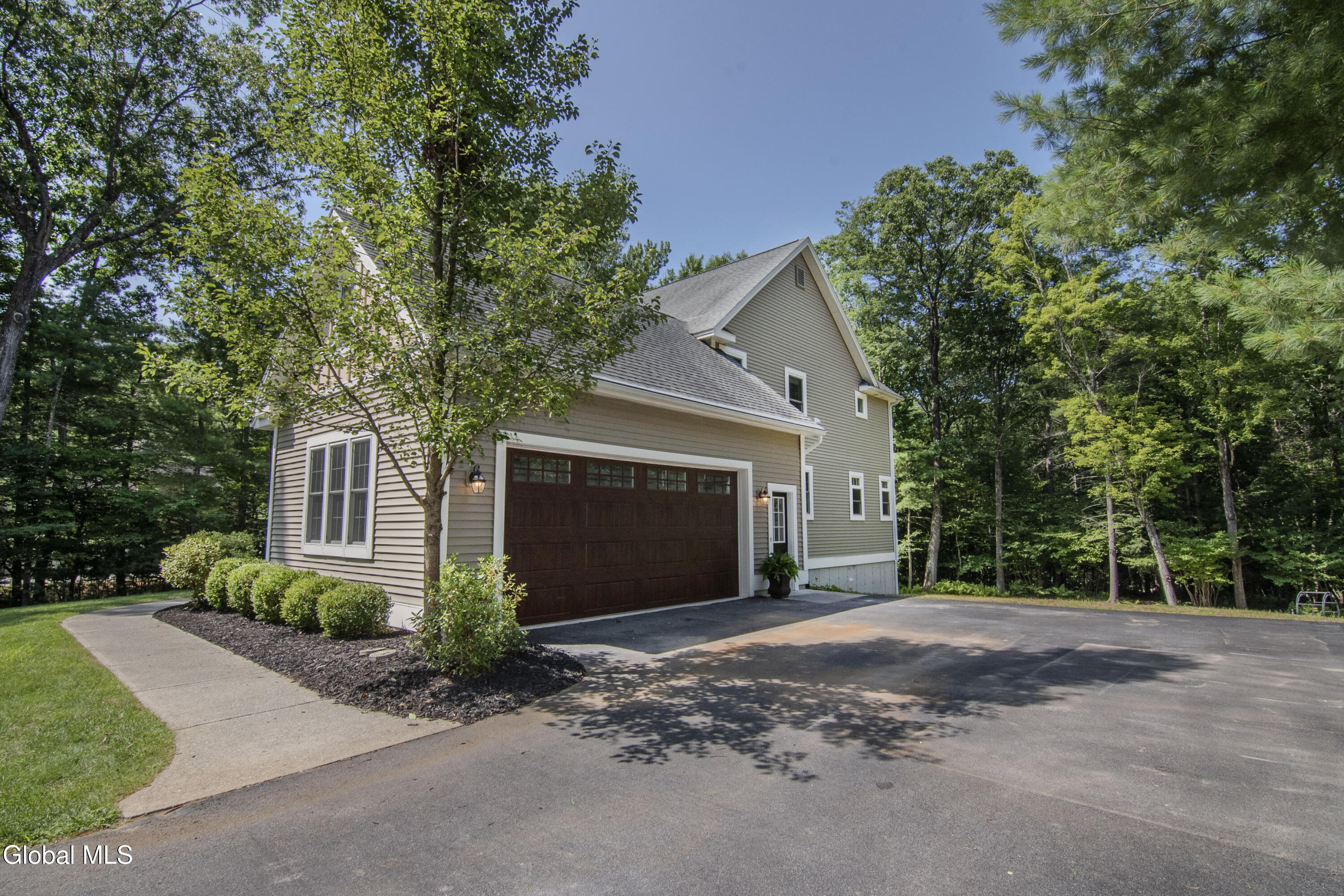 3 Iris Drive Saratoga Springs NY 12866