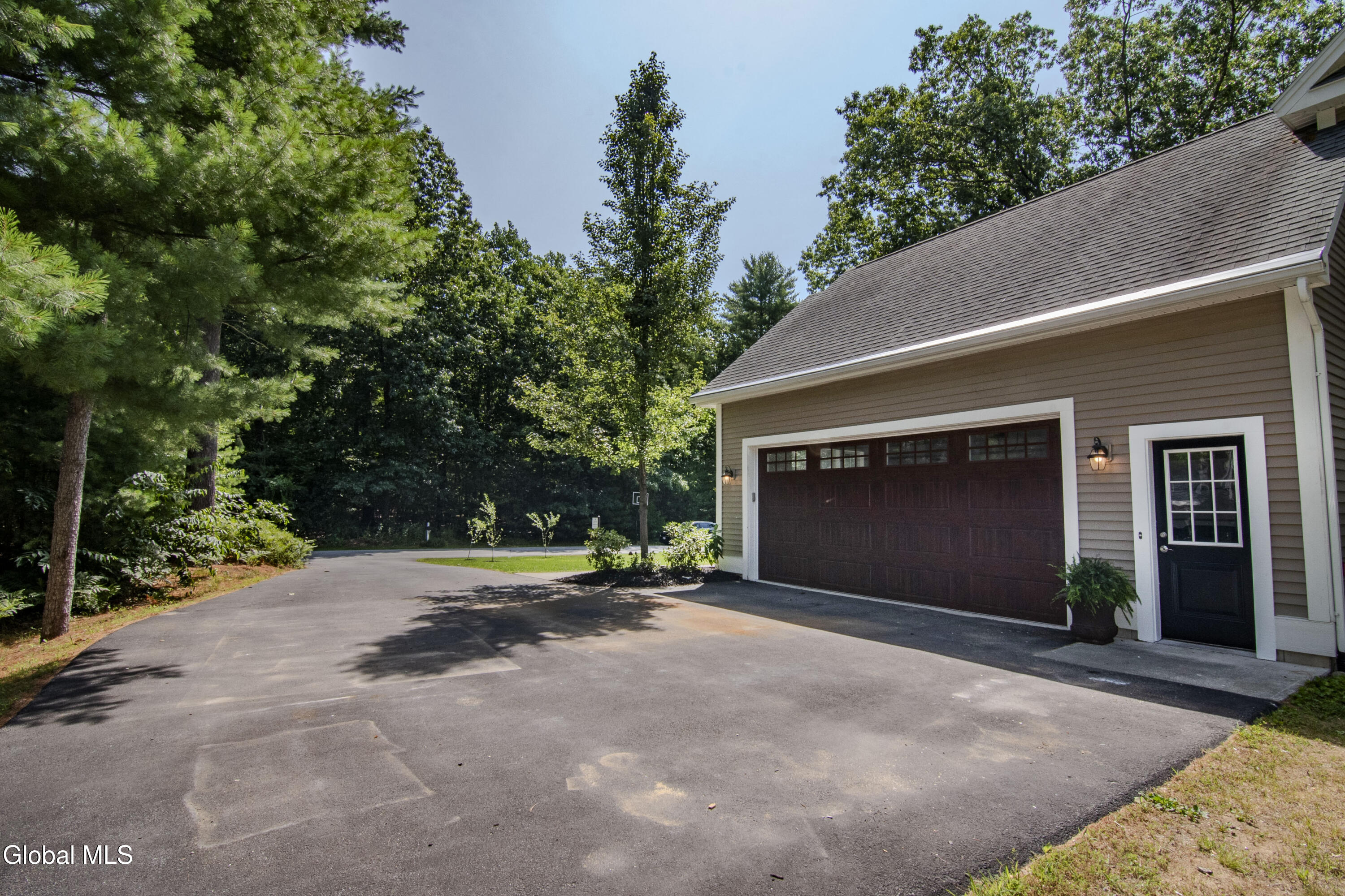 3 Iris Drive Saratoga Springs NY 12866