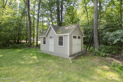3 Iris Drive Saratoga Springs NY 12866