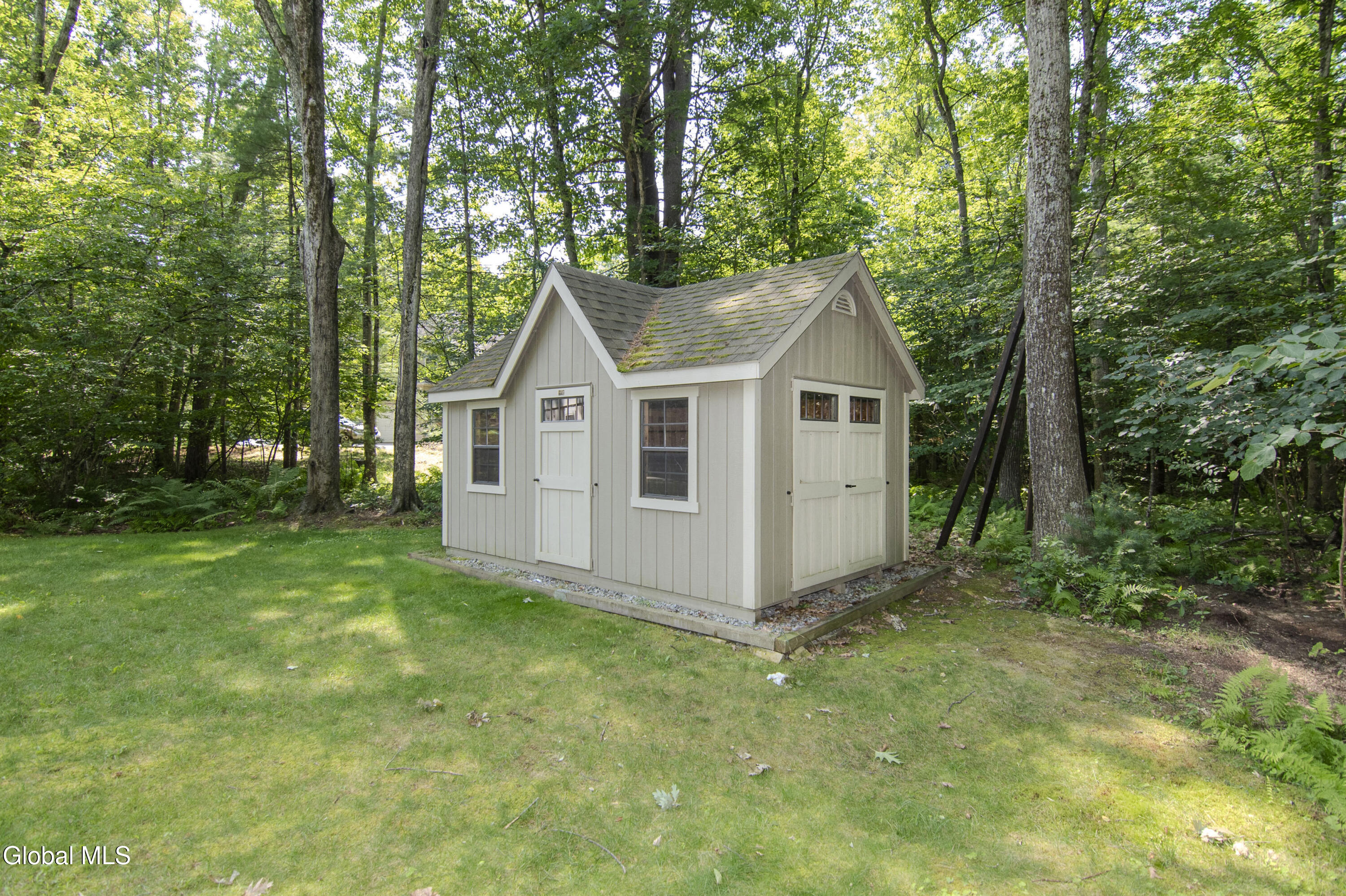 3 Iris Drive Saratoga Springs NY 12866