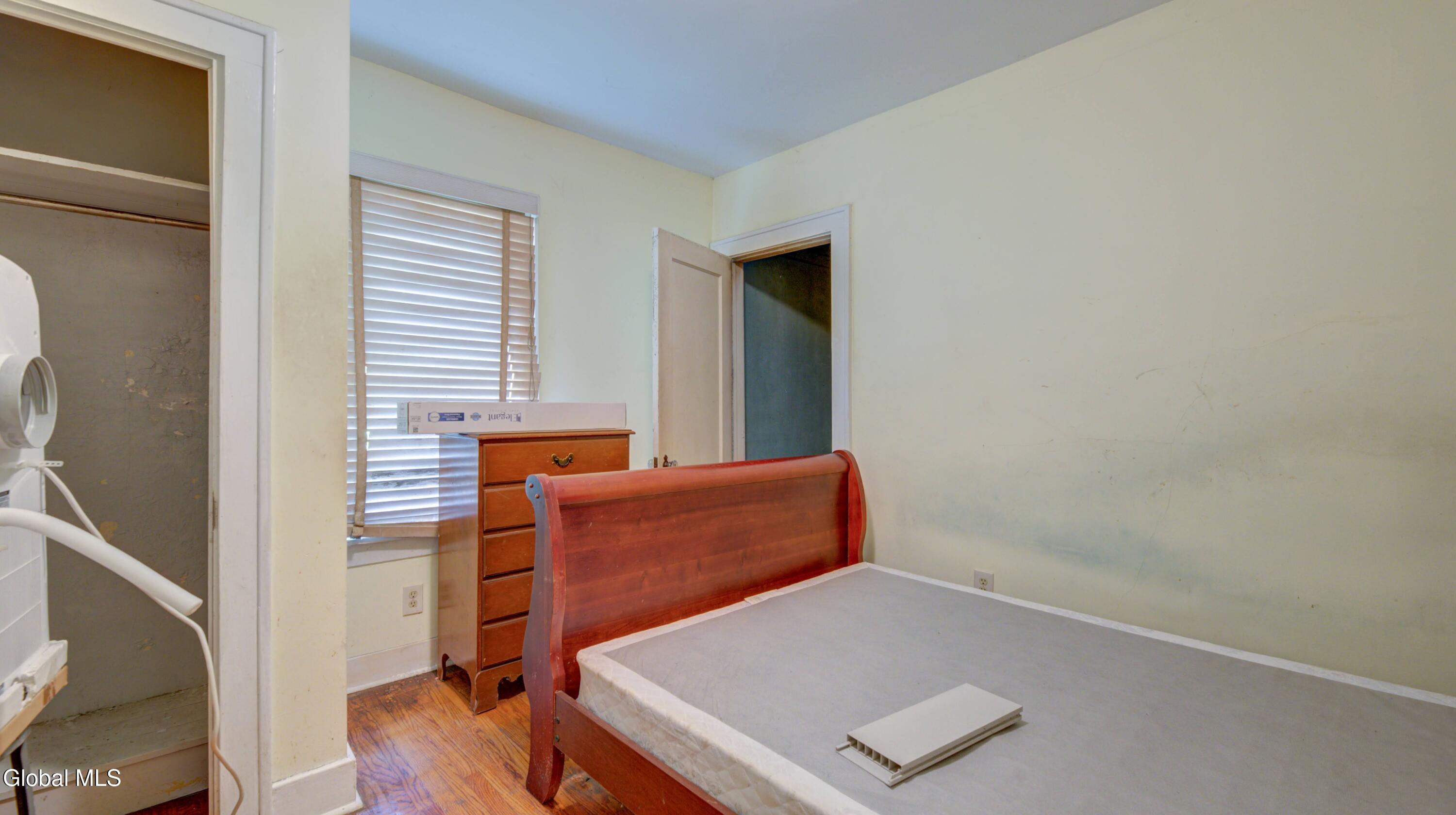 16 N Hollywood Avenue Gloversville NY 12078