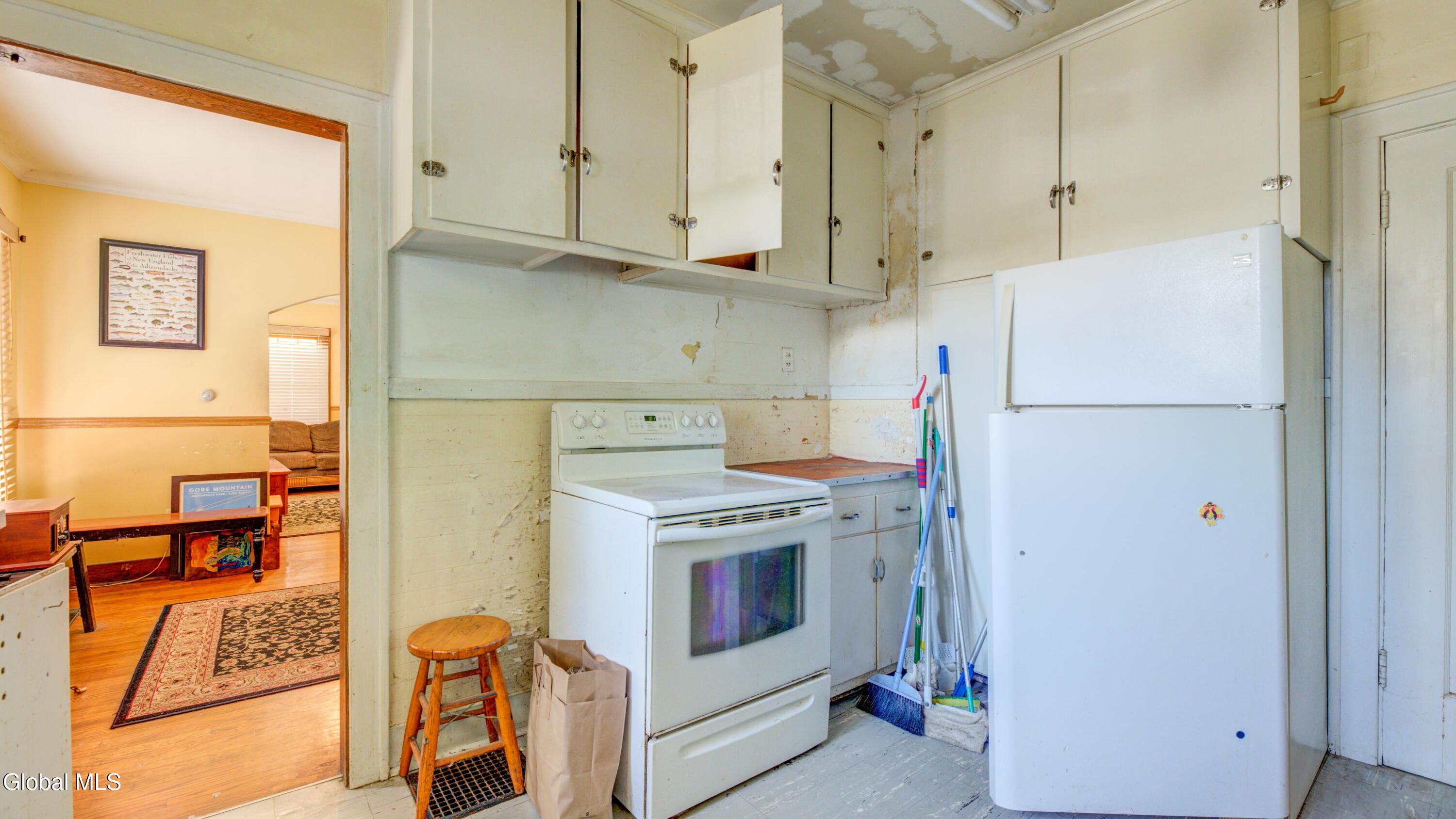 16 N Hollywood Avenue Gloversville NY 12078