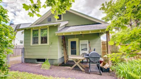 16 N Hollywood Avenue Gloversville NY 12078