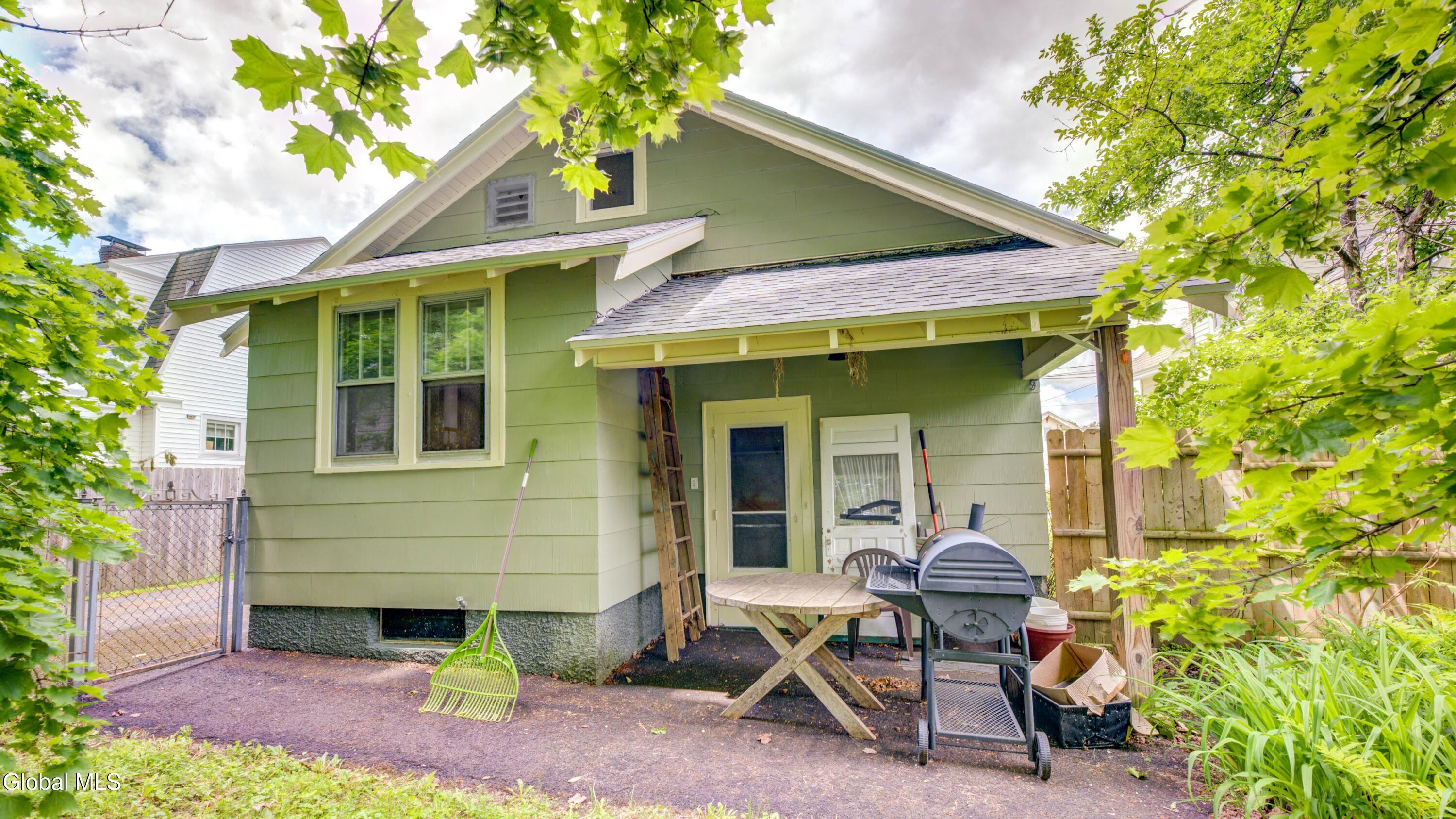 16 N Hollywood Avenue Gloversville NY 12078