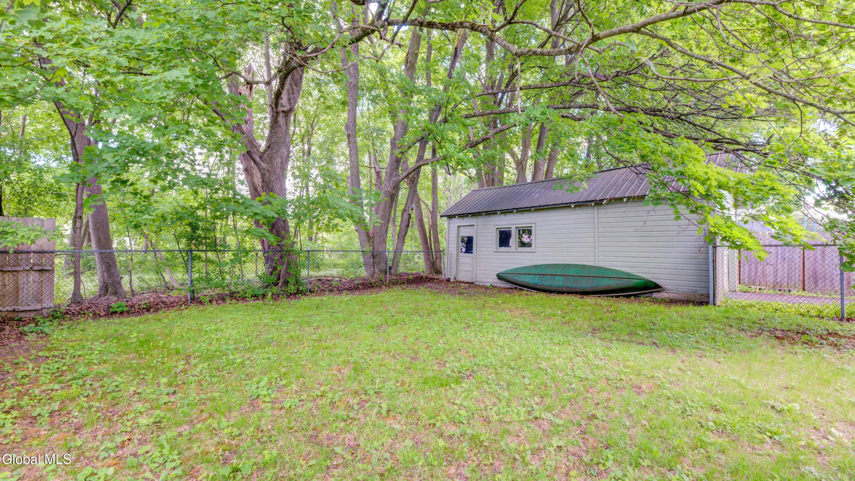 16 N Hollywood Avenue Gloversville NY 12078