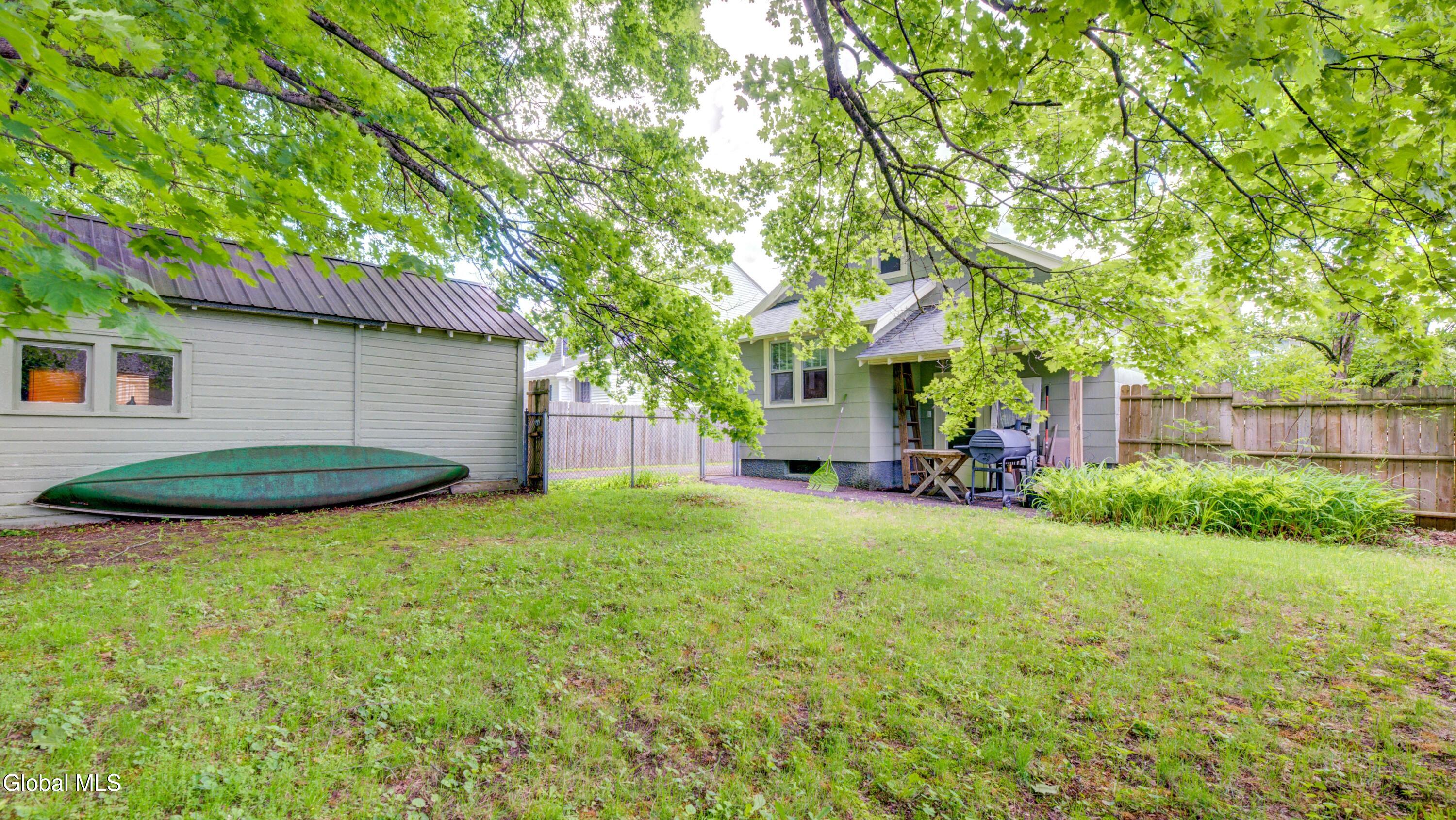 16 N Hollywood Avenue Gloversville NY 12078
