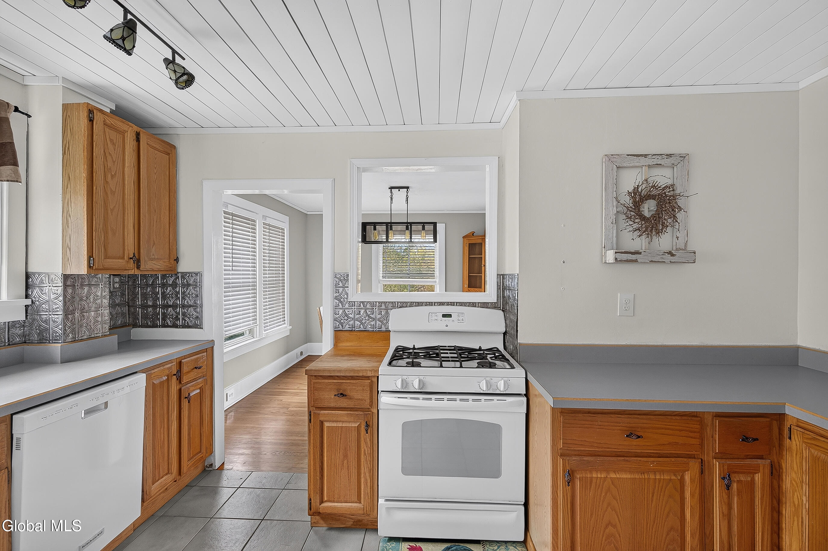 73 Chatham Street Nassau NY 12123
