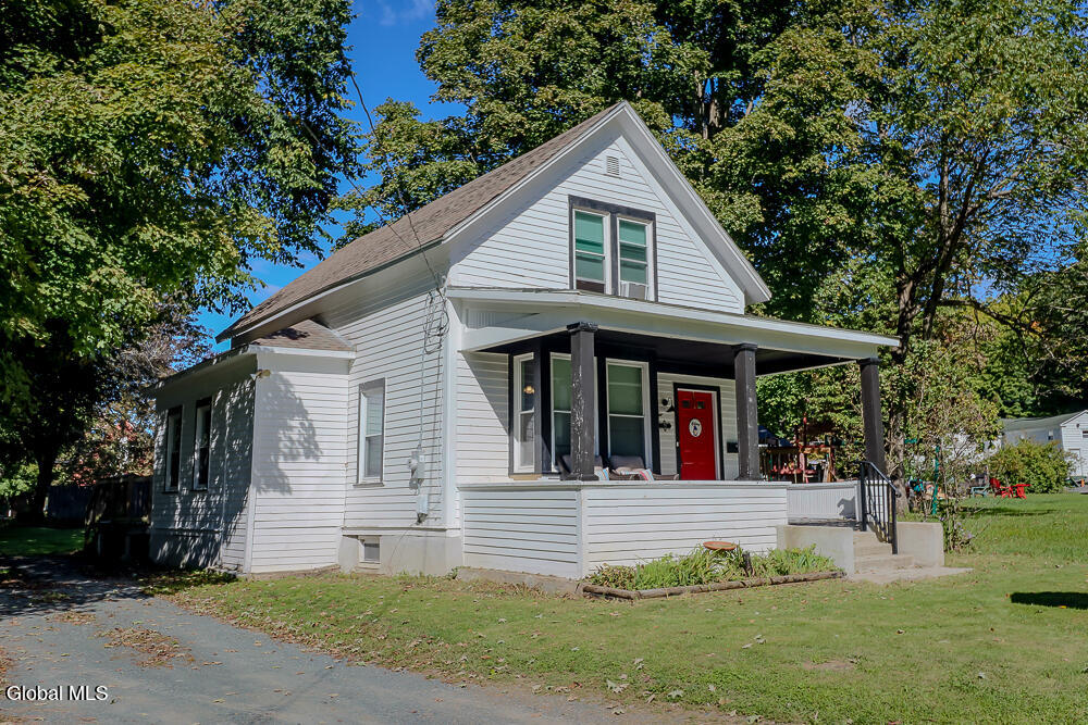 11 Griswald Street Nassau NY 12123