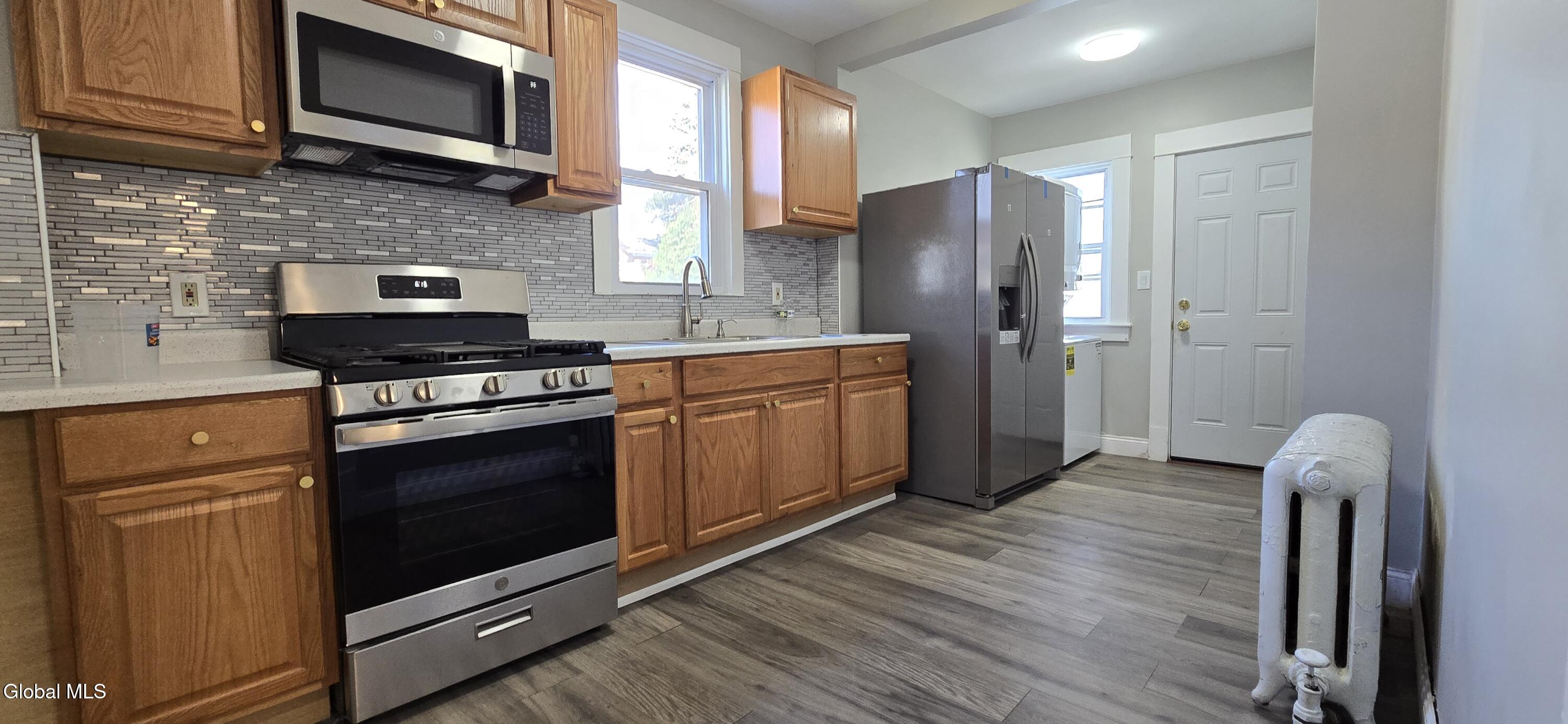 23 Albion Avenue Albany NY 12209
