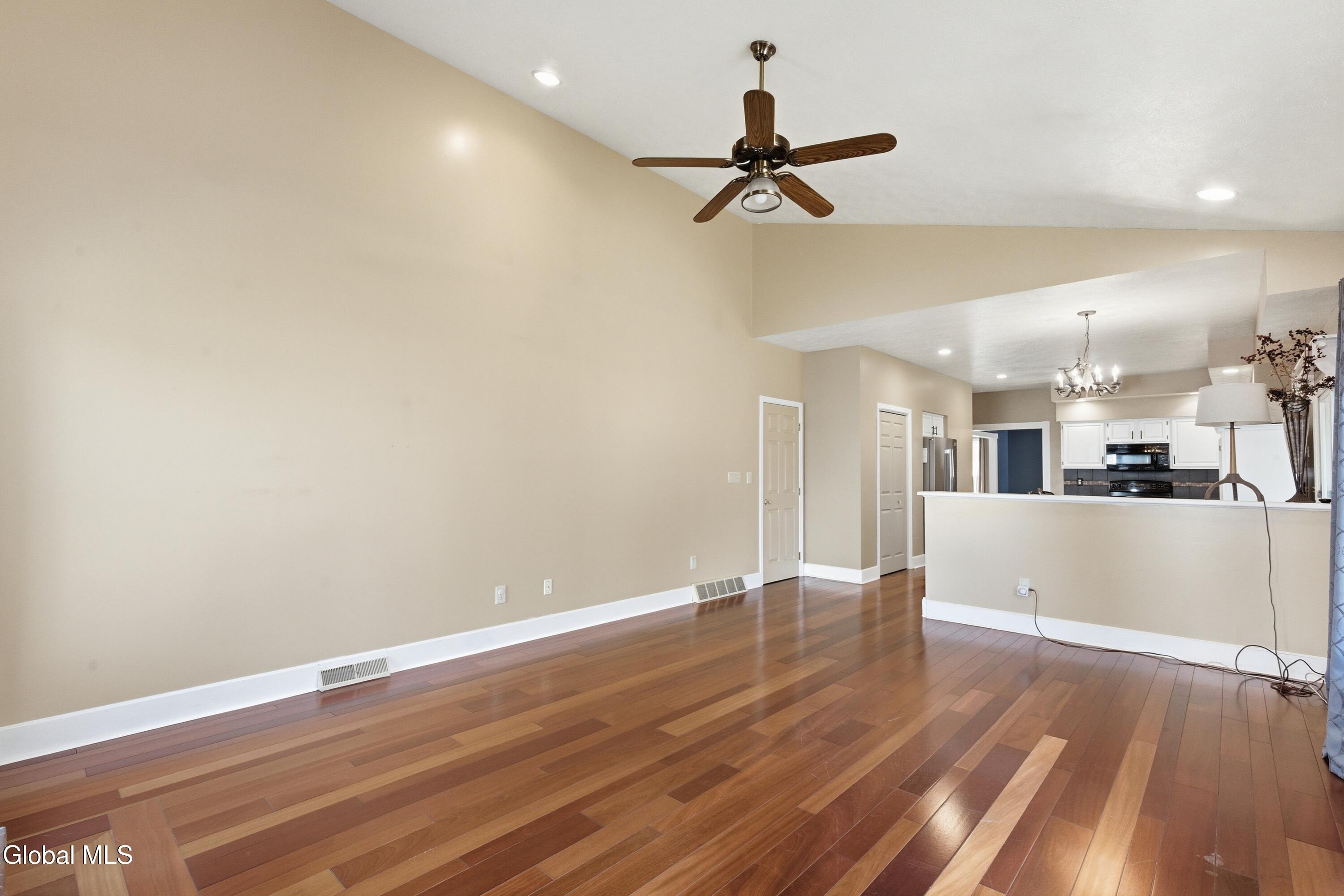 145 Kennewyck Circle Guilderland NY 12159