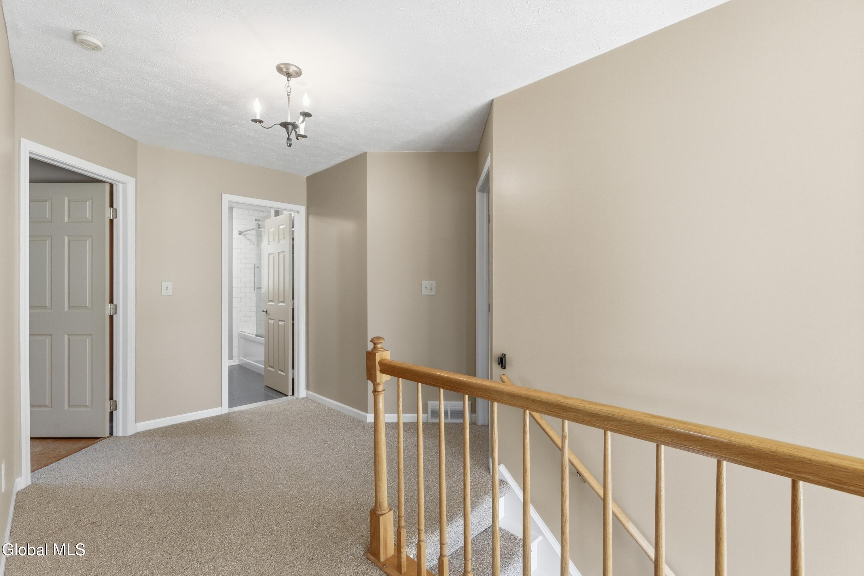145 Kennewyck Circle Guilderland NY 12159