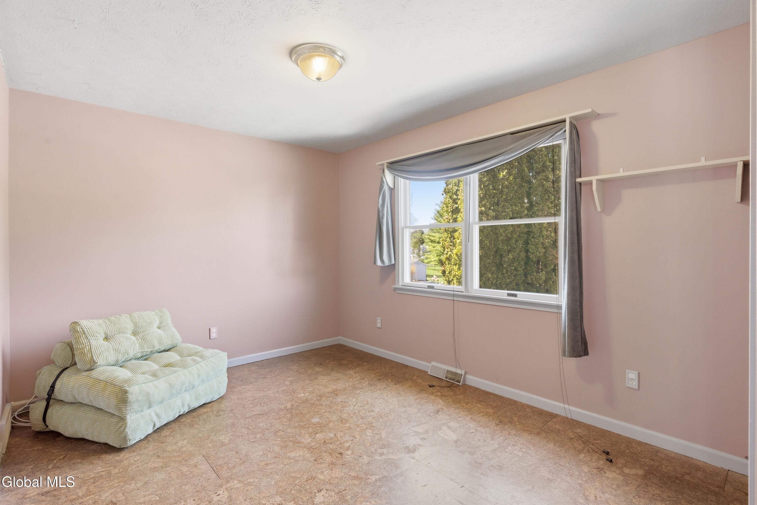 145 Kennewyck Circle Guilderland NY 12159