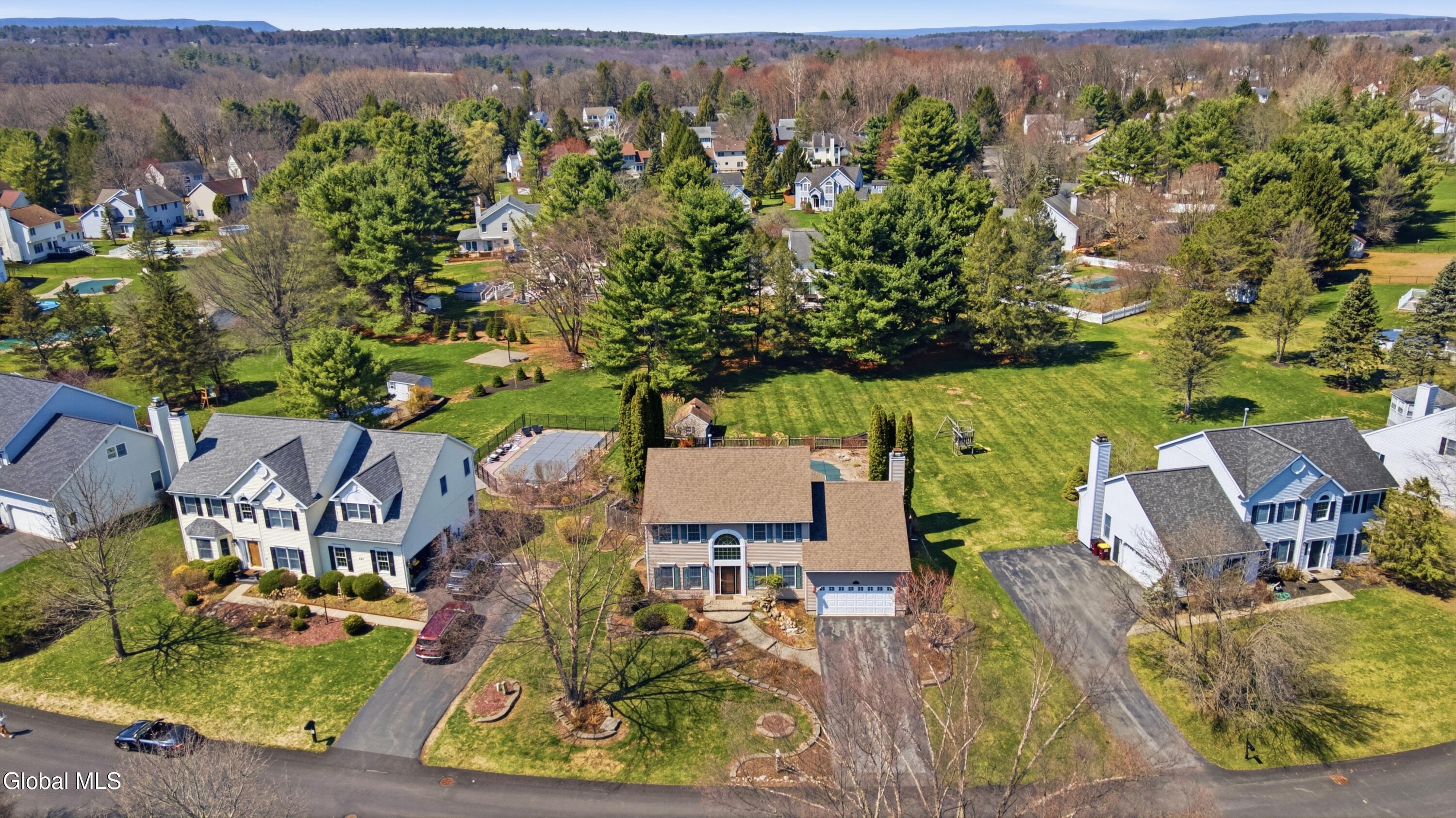 145 Kennewyck Circle Guilderland NY 12159