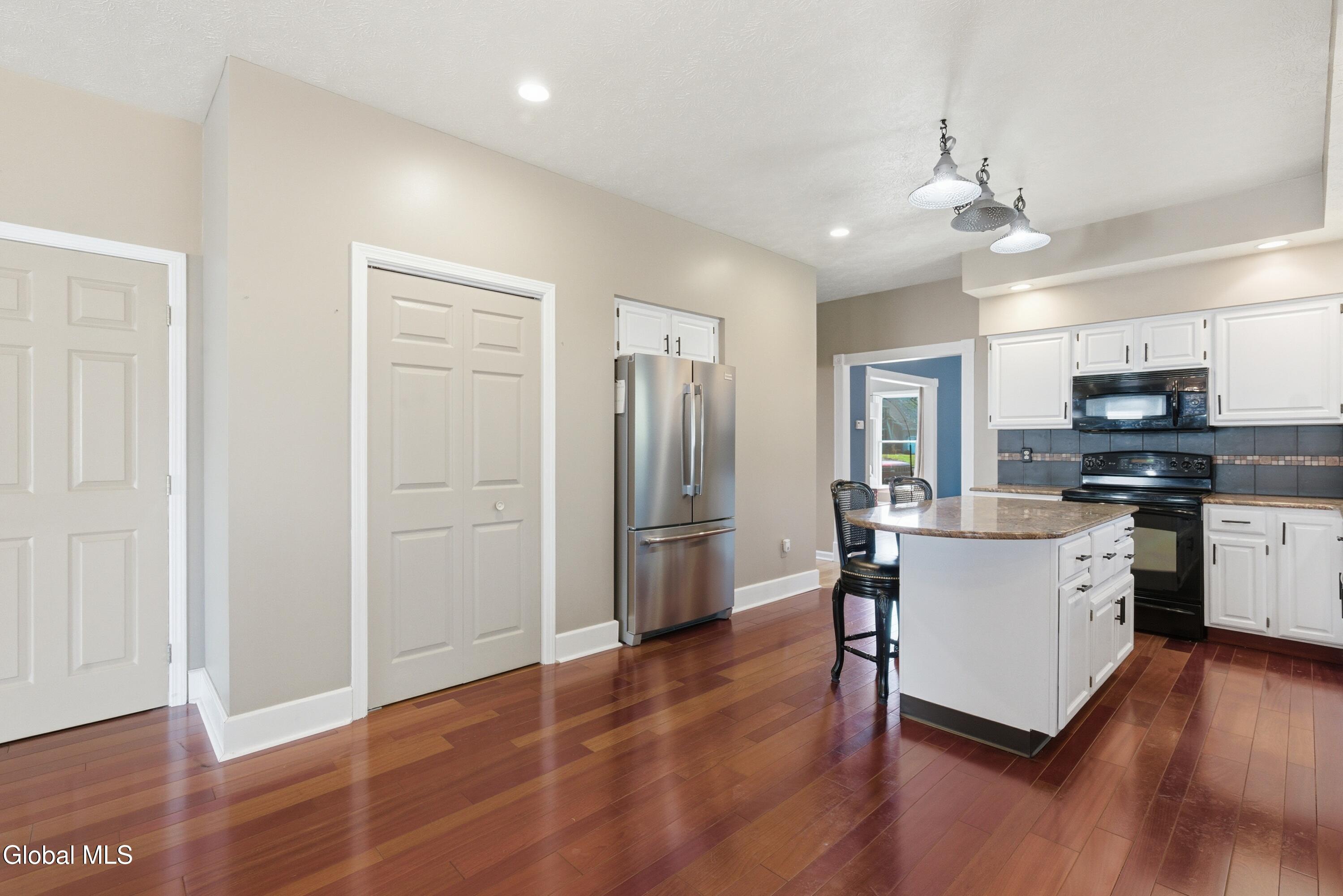 145 Kennewyck Circle Guilderland NY 12159