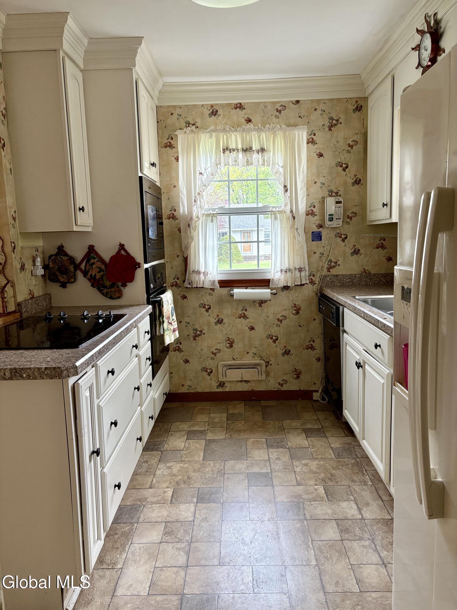 28 Woodlawn Avenue South Glens Falls NY 12803