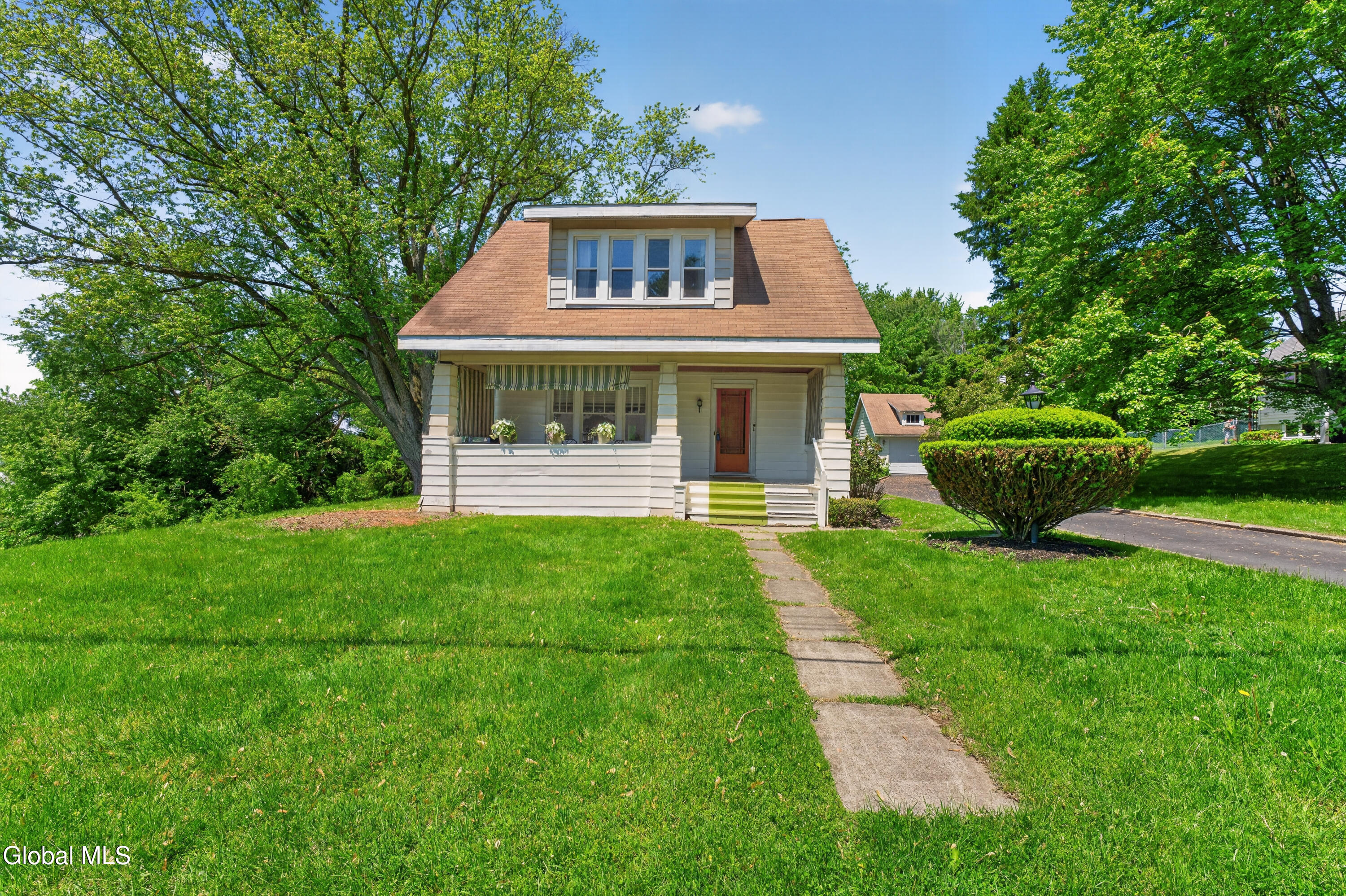 11 Orchard Terrace Wynantskill NY 12198