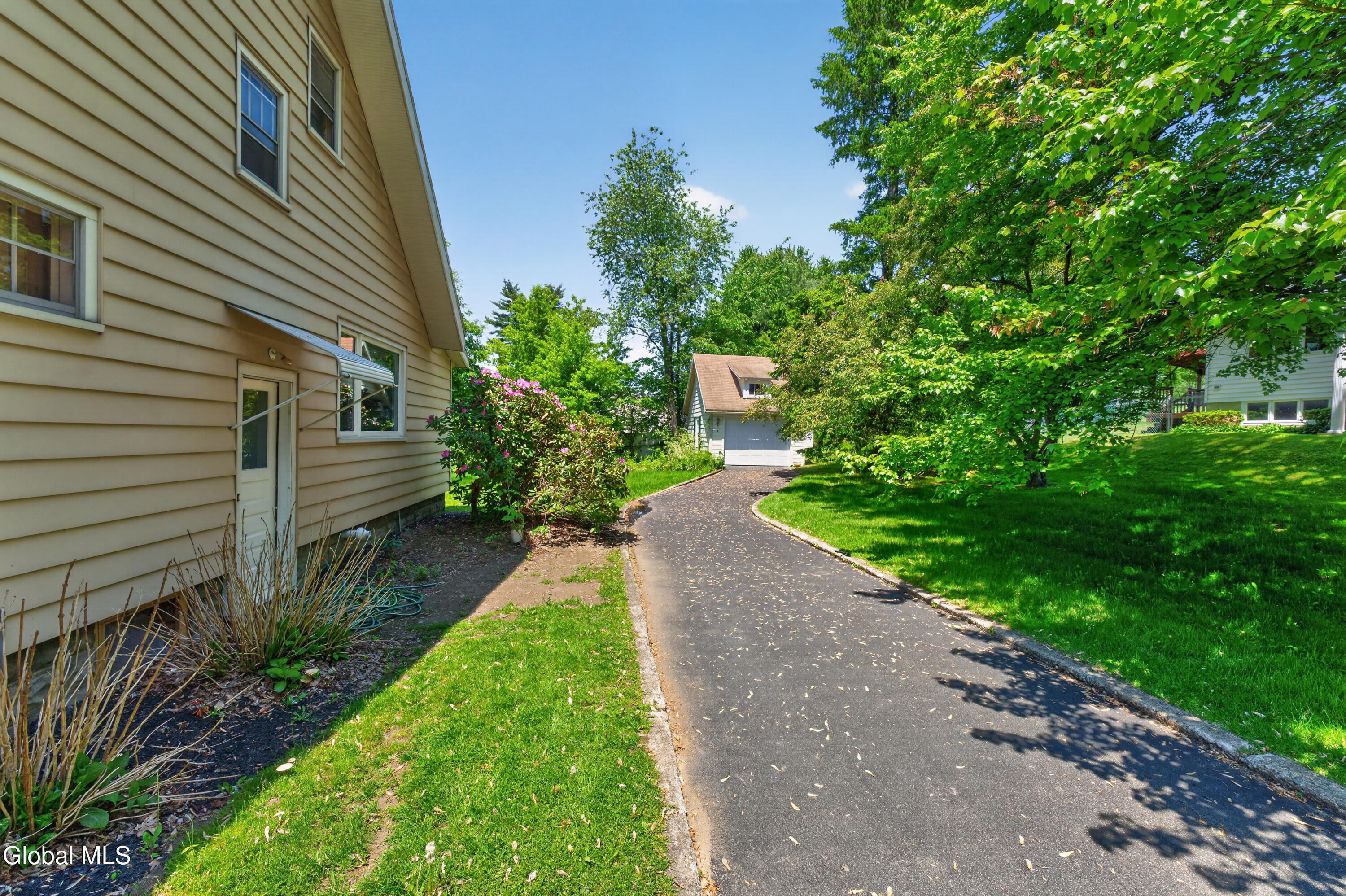 11 Orchard Terrace Wynantskill NY 12198