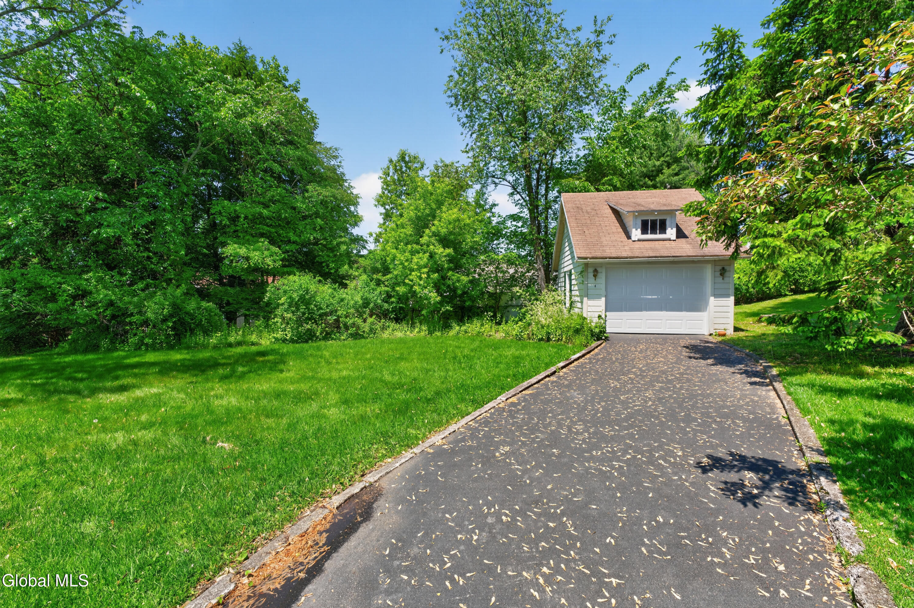 11 Orchard Terrace Wynantskill NY 12198