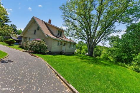 11 Orchard Terrace Wynantskill NY 12198
