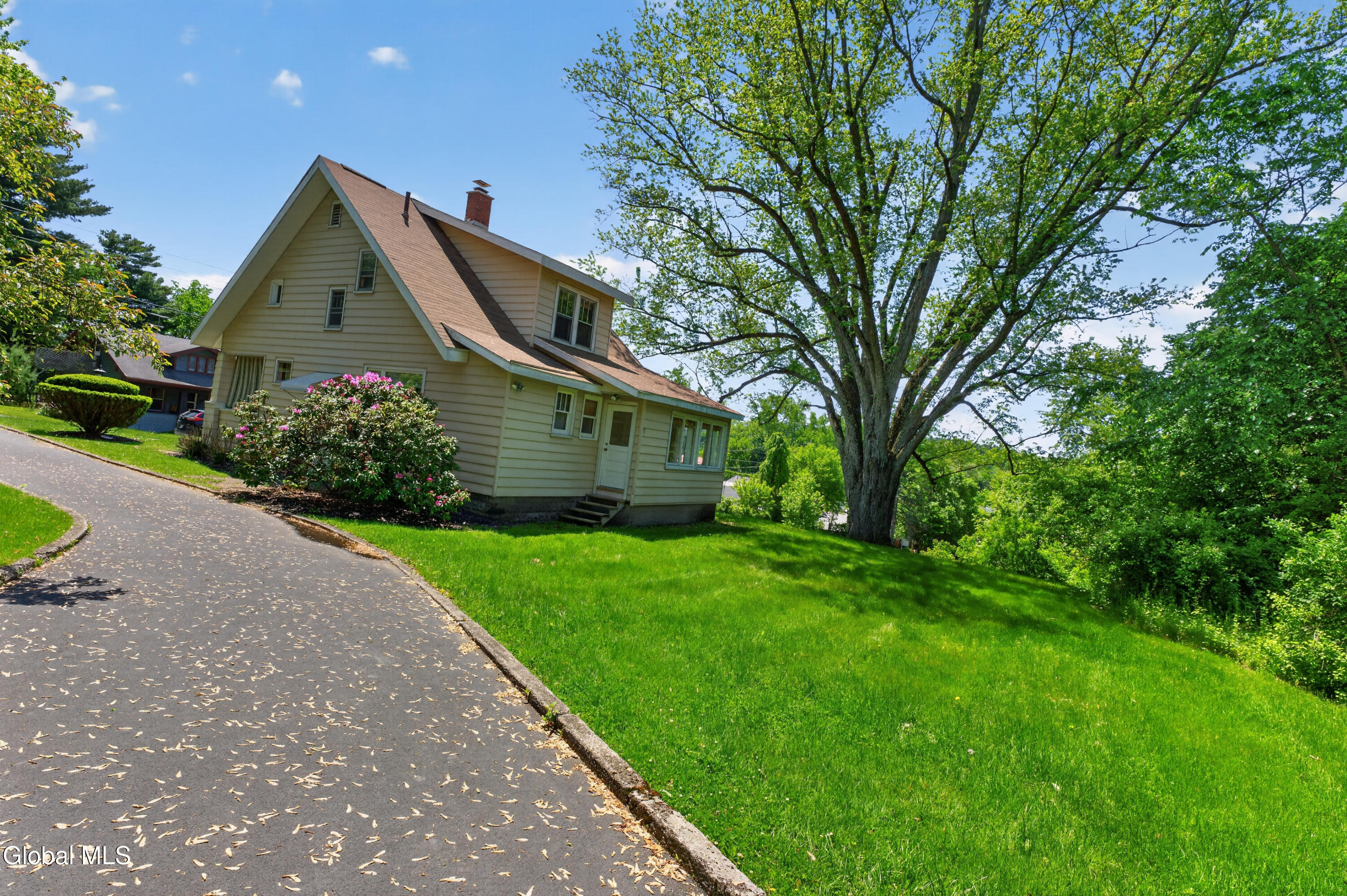 11 Orchard Terrace Wynantskill NY 12198
