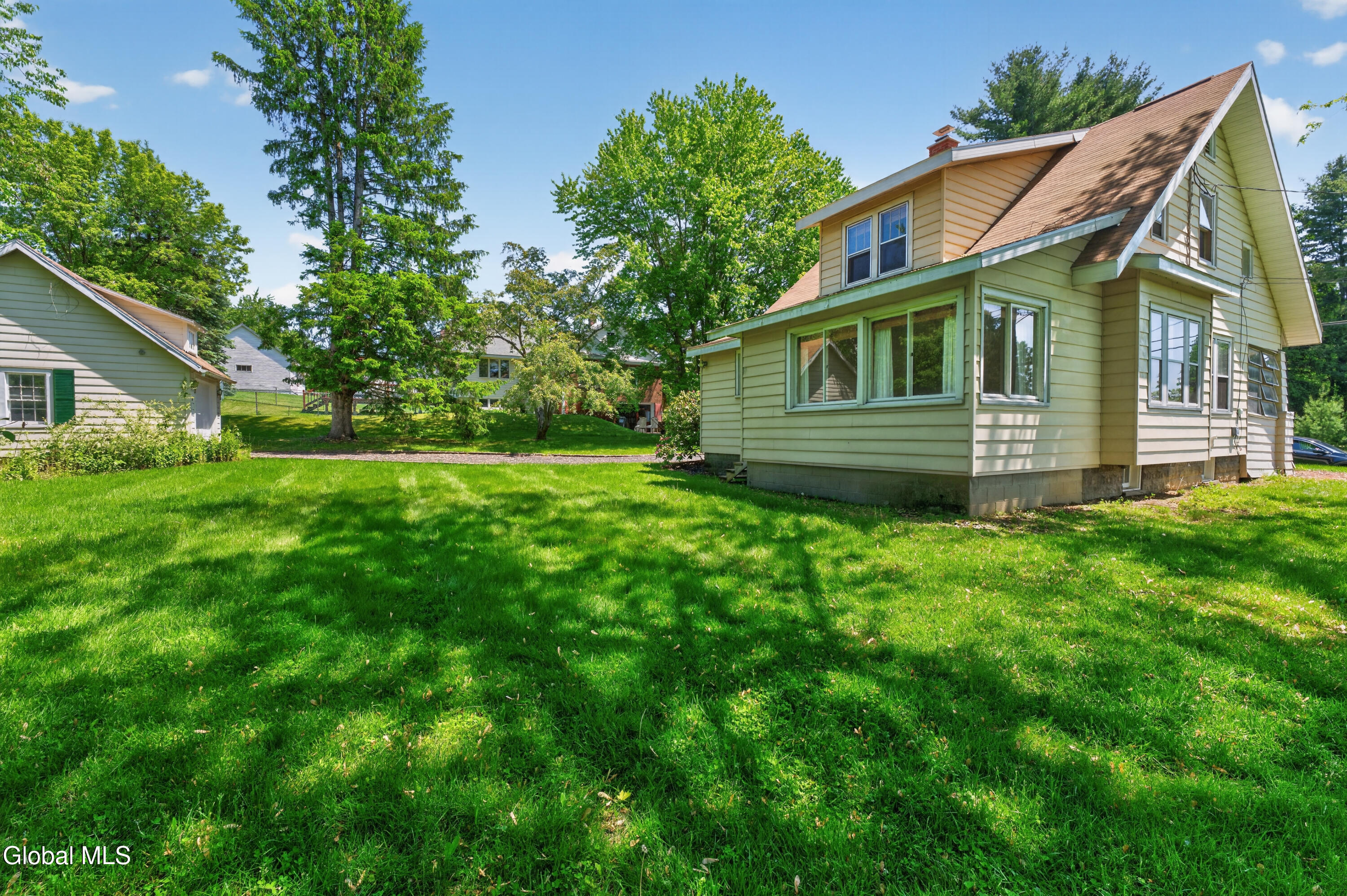 11 Orchard Terrace Wynantskill NY 12198