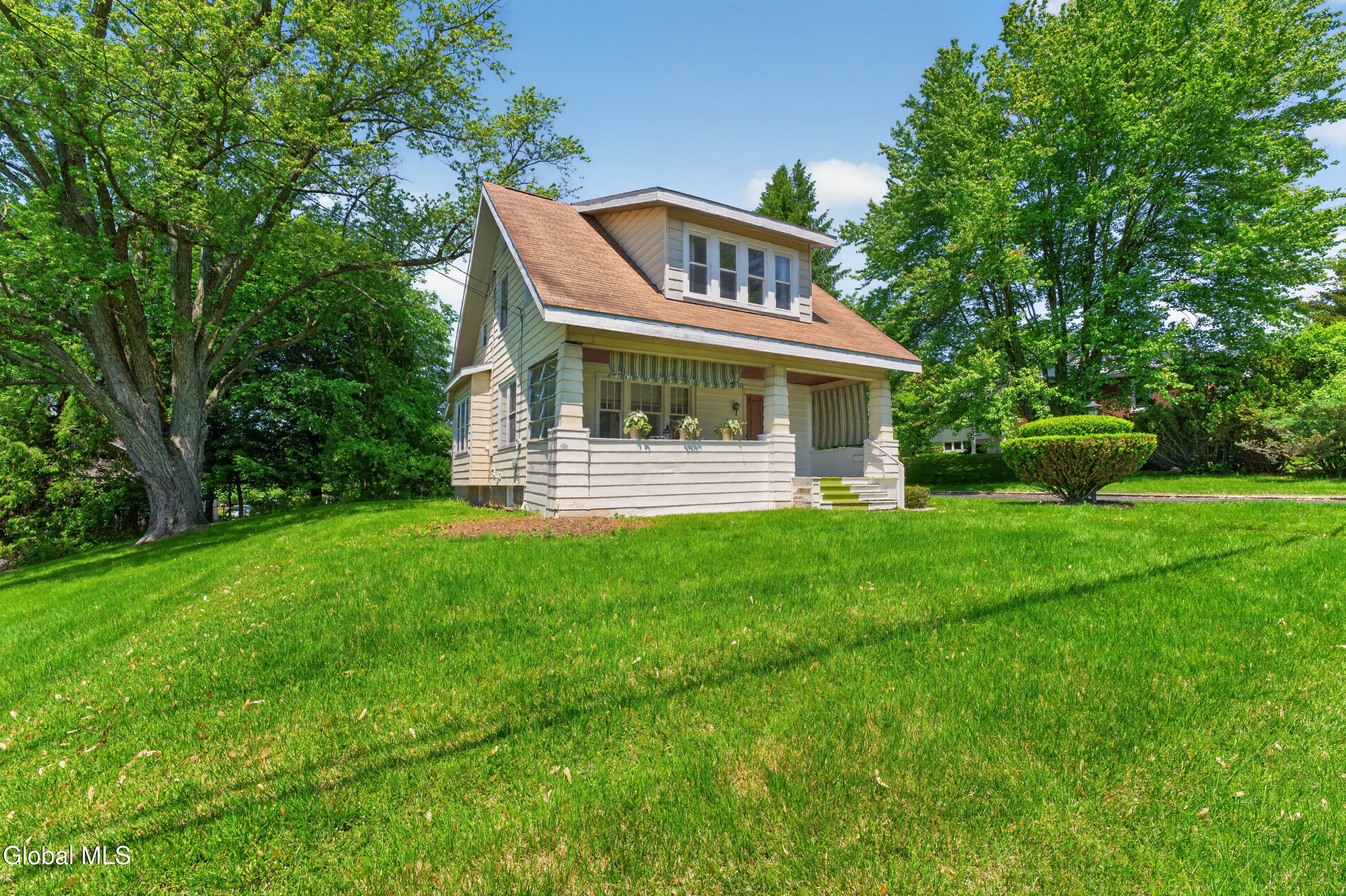 11 Orchard Terrace Wynantskill NY 12198