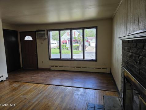 1735 Suffolk Avenue Schenectady NY 12303