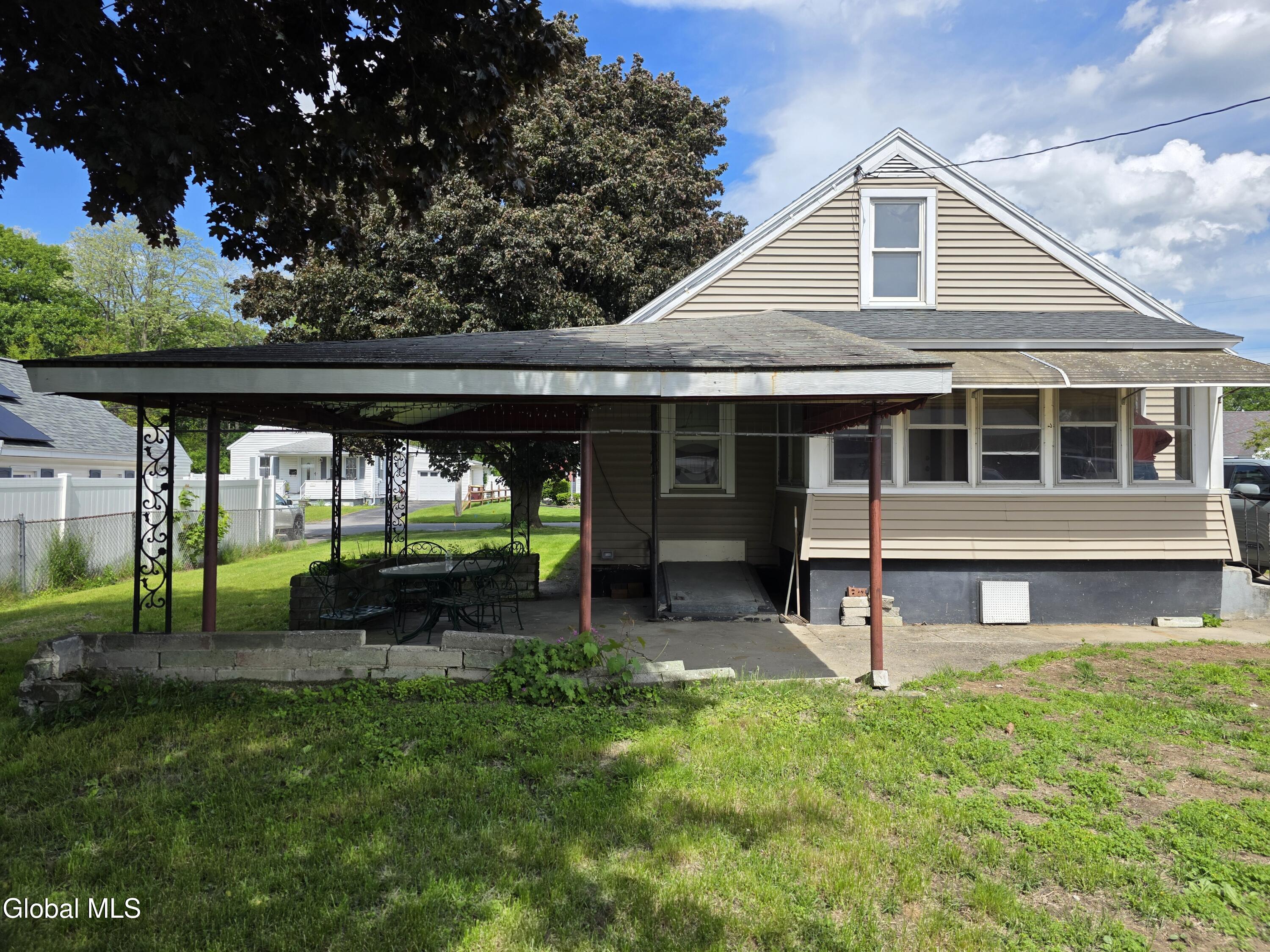 1735 Suffolk Avenue Schenectady NY 12303