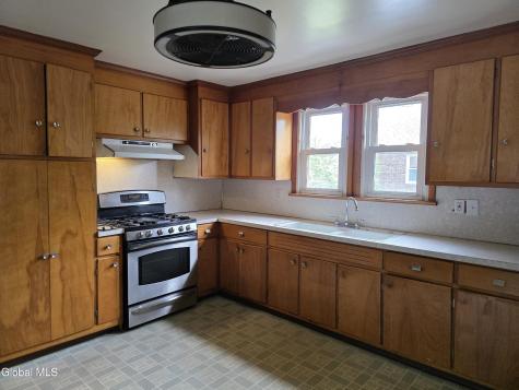 1735 Suffolk Avenue Schenectady NY 12303