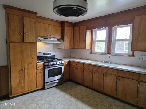 1735 Suffolk Avenue Schenectady NY 12303