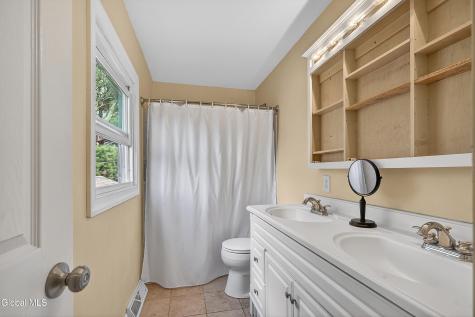 12 Carolanne Drive Delmar NY 12054