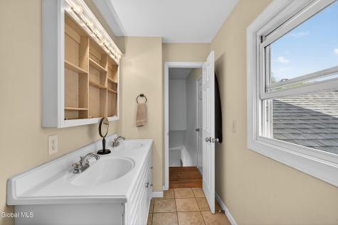 12 Carolanne Drive Delmar NY 12054