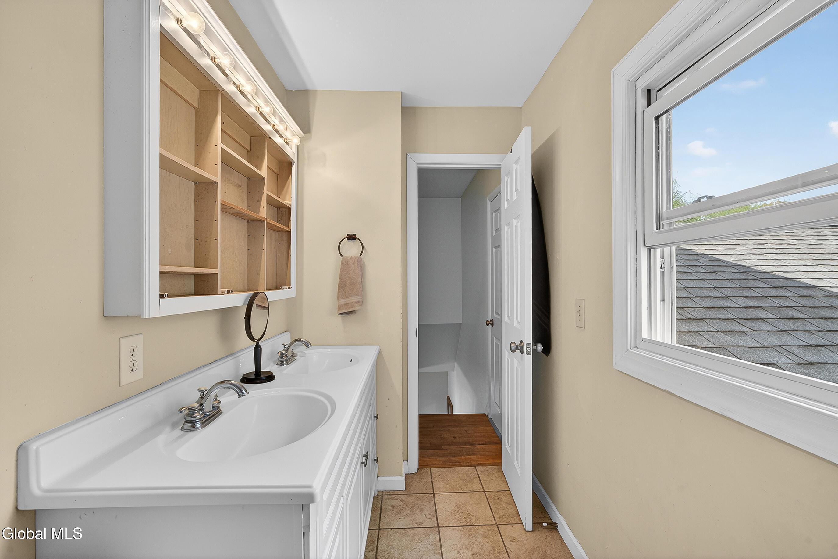 12 Carolanne Drive Delmar NY 12054