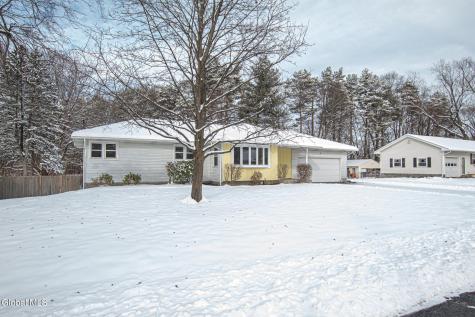 4 Rustyville Road Loudonville NY 12211