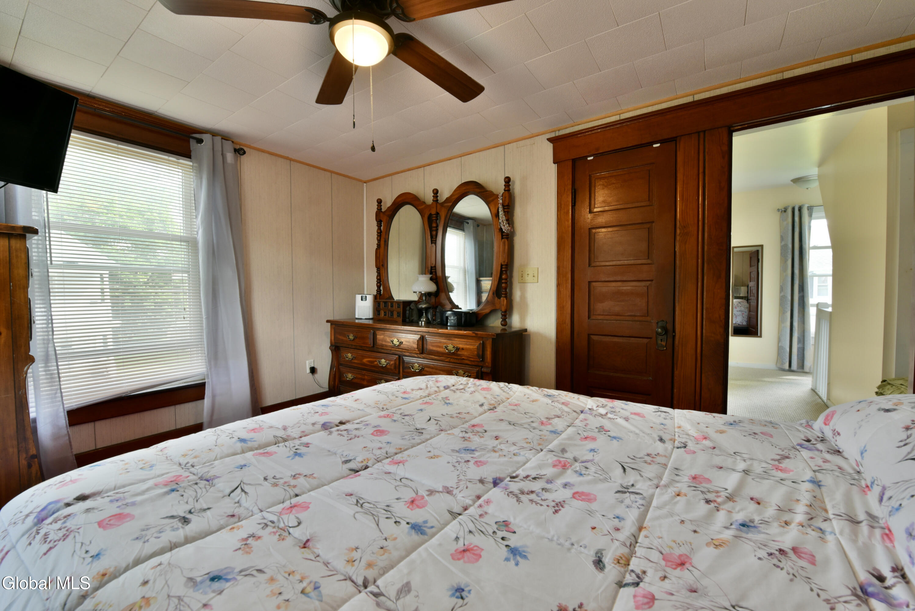 12 Newman Street Gloversville NY 12078