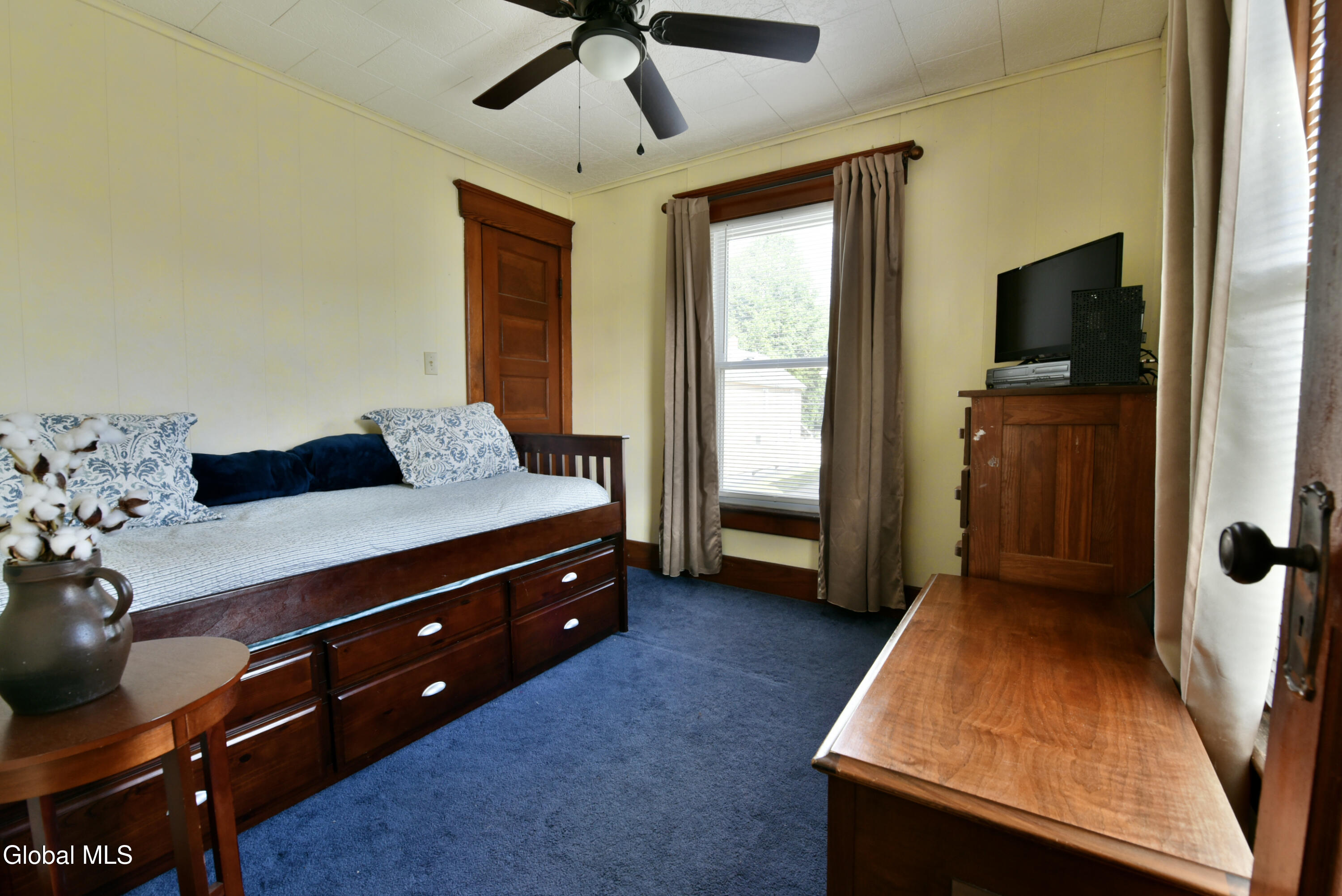 12 Newman Street Gloversville NY 12078